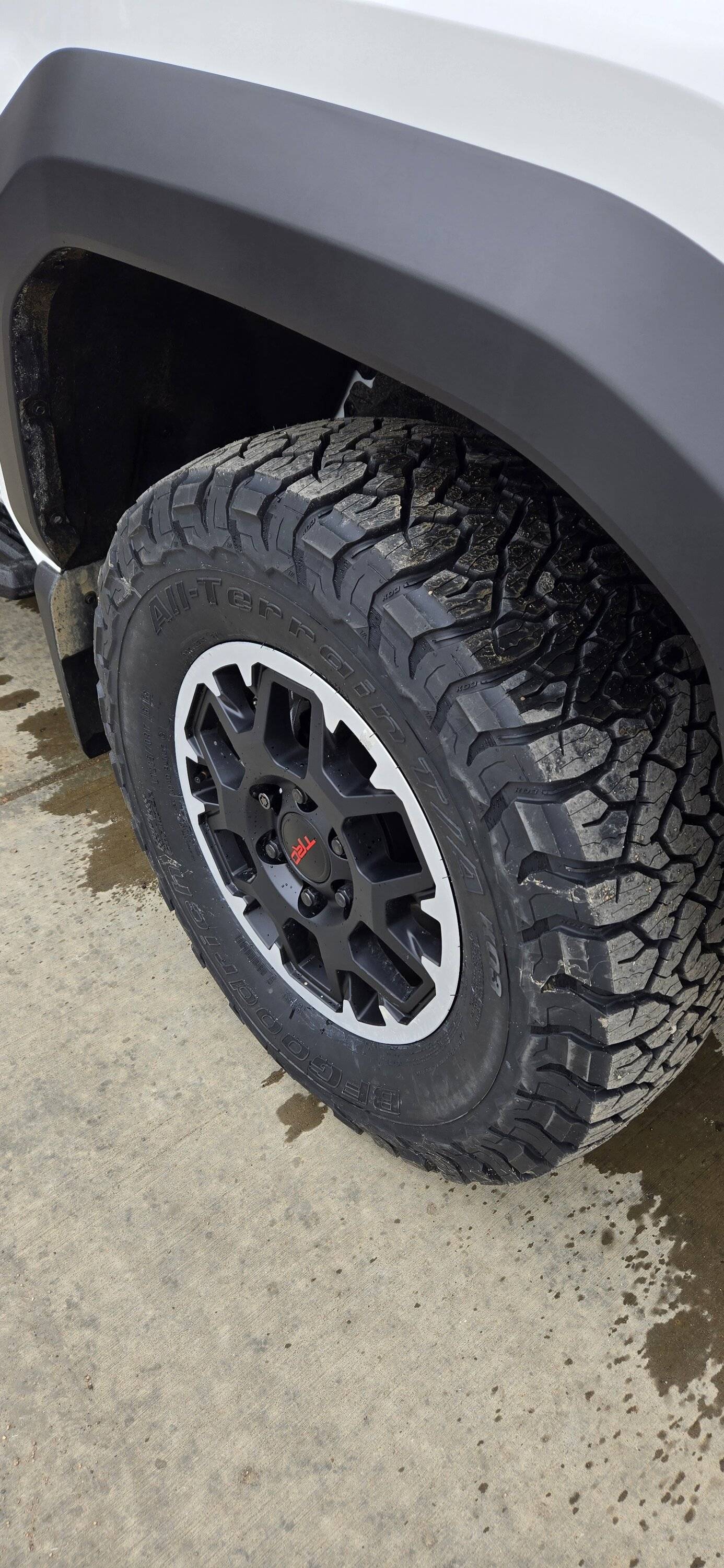 2024 Tacoma 285/70/17 tires (BFG All-Terrain T/A) on stock wheels, no poke, no trim, no cab mount removal (2024 TRD Off-Road) 1000006950