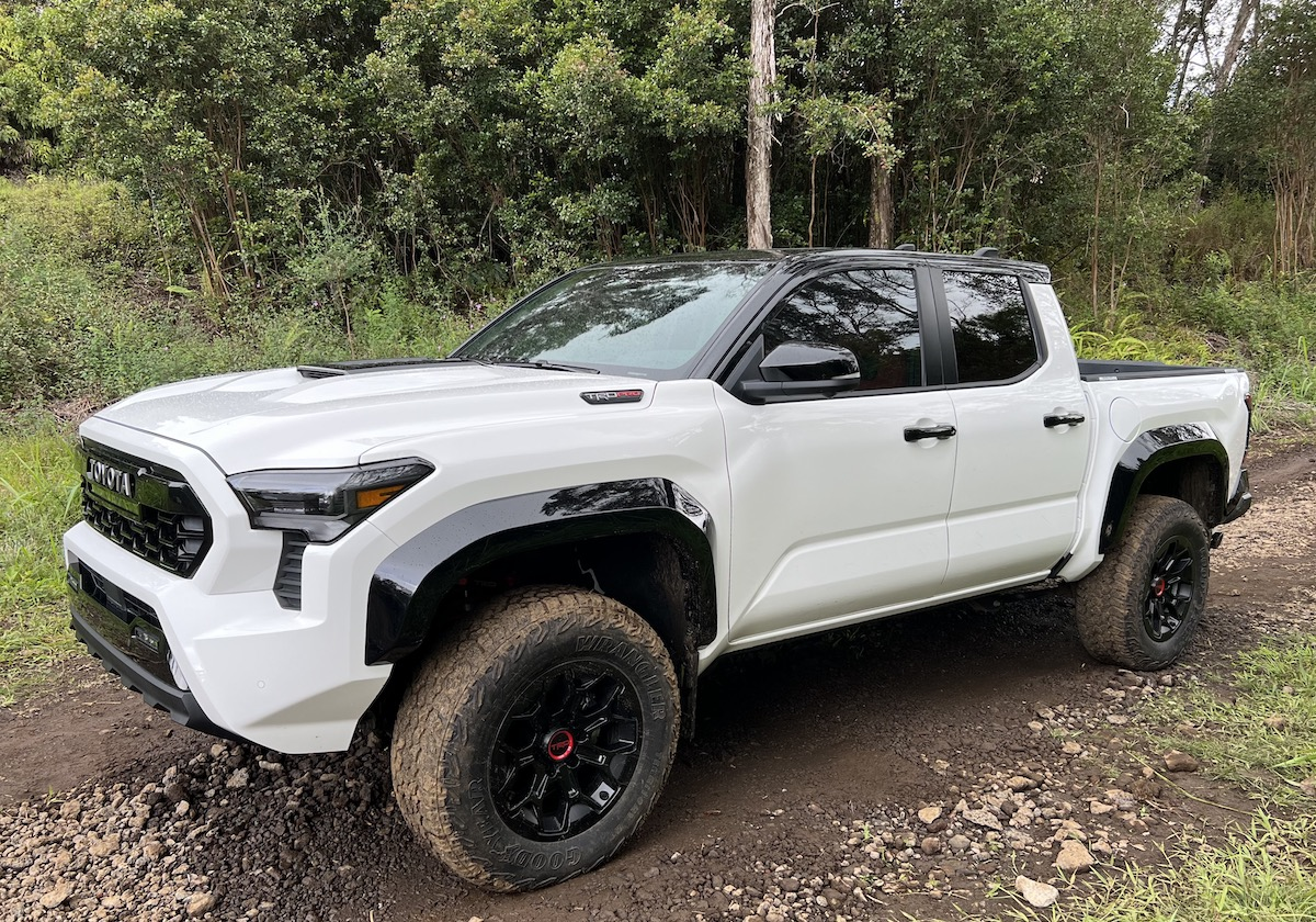 2024 Tacoma Gloss black wrap roof, fender flares and mirrors for a 2024 TRD PRO look 1709221160534