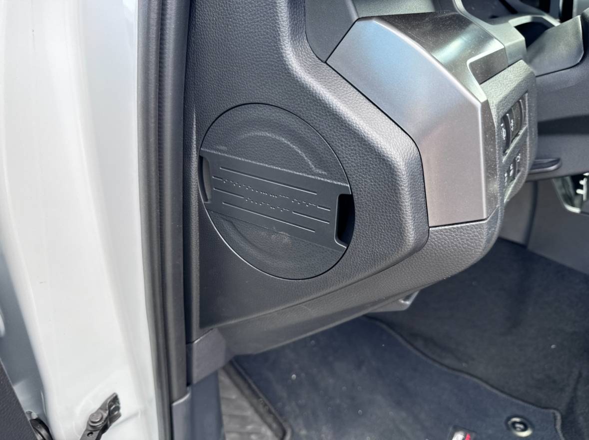 2024 Tacoma Interesting Easter Egg - Japanese words projected onto the headlight cover 1714133858066