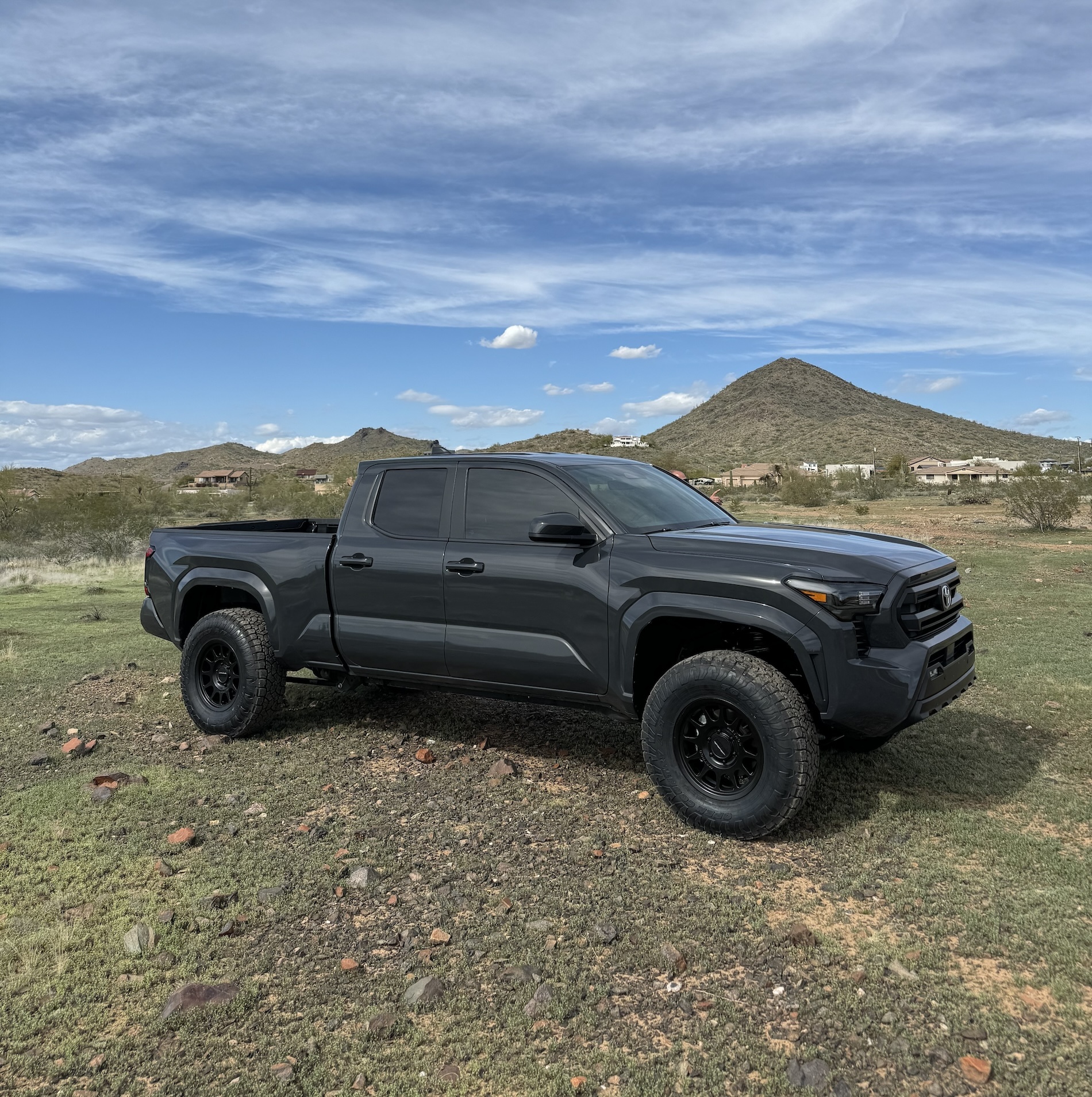 2024 Tacoma 4th gen build Toyo Open Country AT3 285:75 and Method 703 +35 offset 4.jpeg