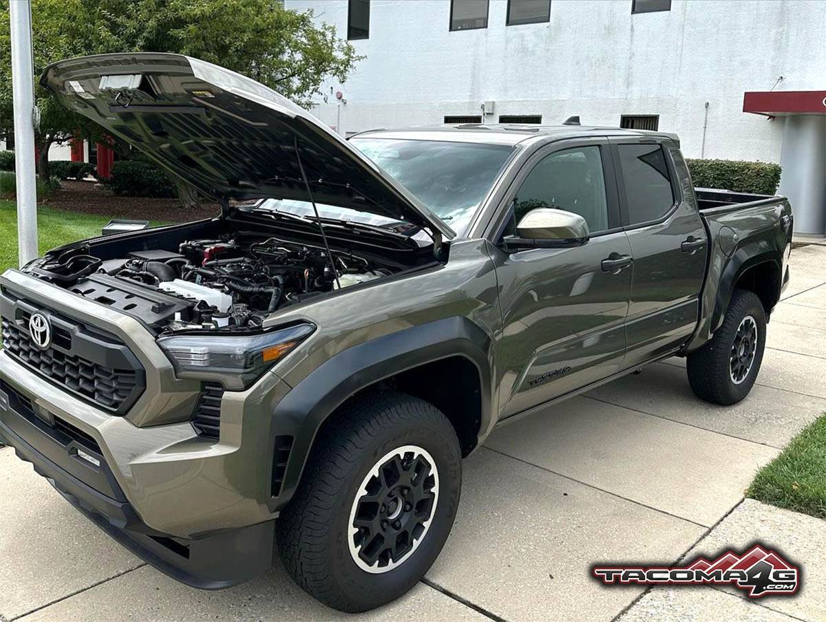 2024 Tacoma 2024 Tacoma TRD OFF-ROAD 6-Speed Manual live pics (interior & exterior) in Bronze Oxide 2024 tacoma trd off-road bronze oxide interior exterior 4