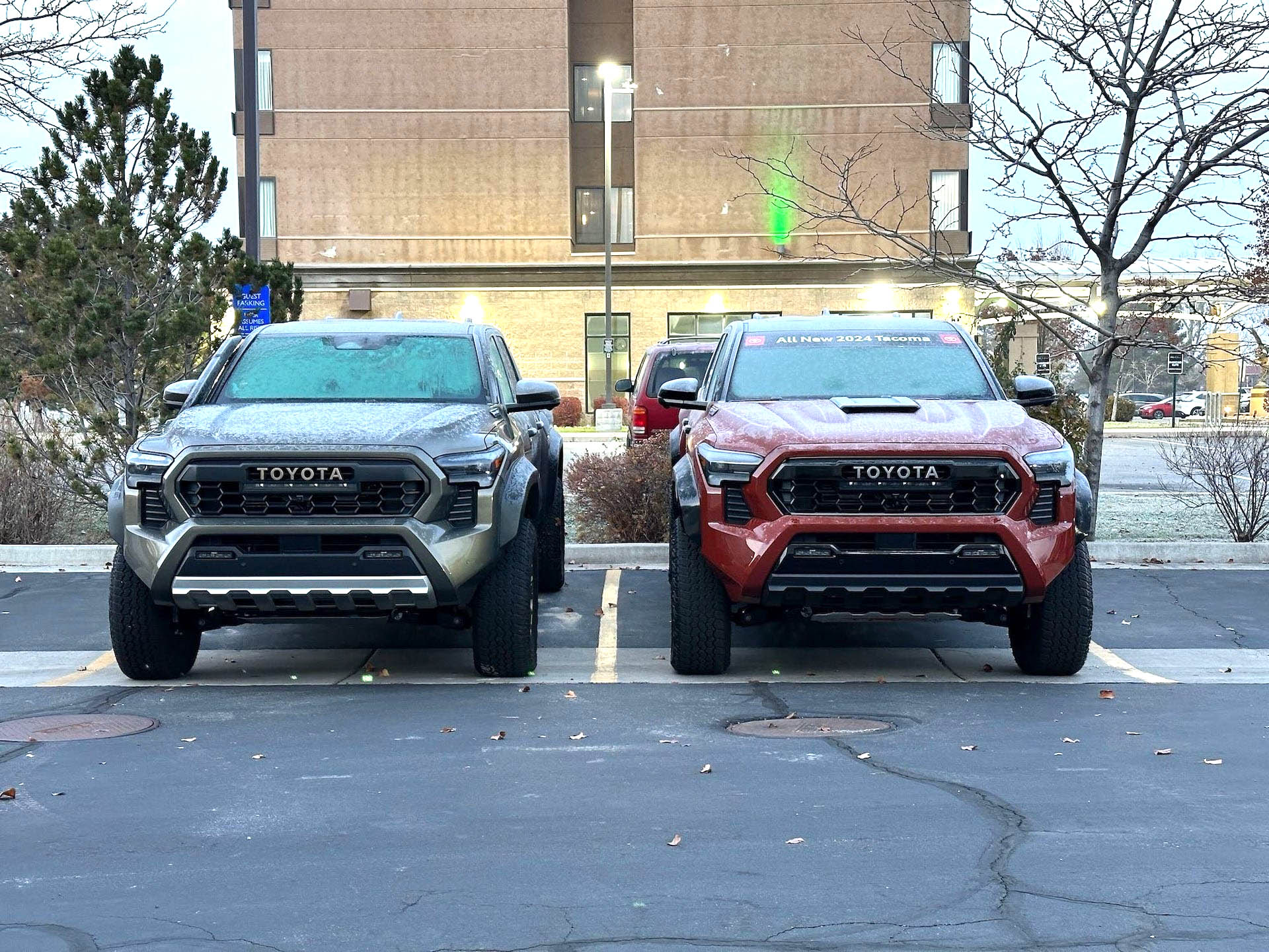 2024 Tacoma Official BRONZE OXIDE 2024 Tacoma Thread (4th Gen) 2024 Tacoma TRD Pro Terra and Trailhunter Bronze oxide side by side 14