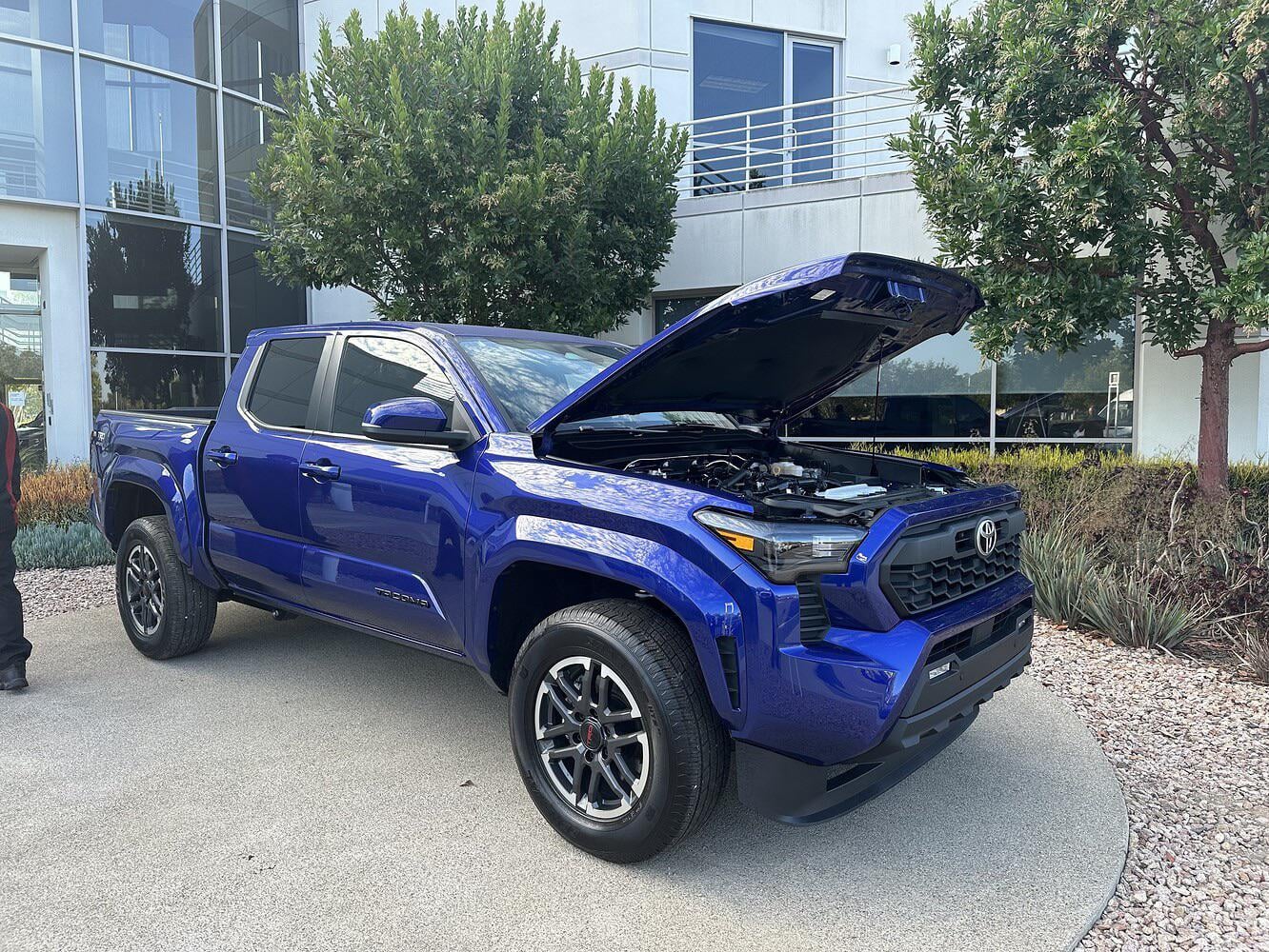 2024 Tacoma Spotted: 2024 Tacoma TRD Sport in Blue Crush Metallic 2024-tacoma-trd-sport-blue-crush-6-