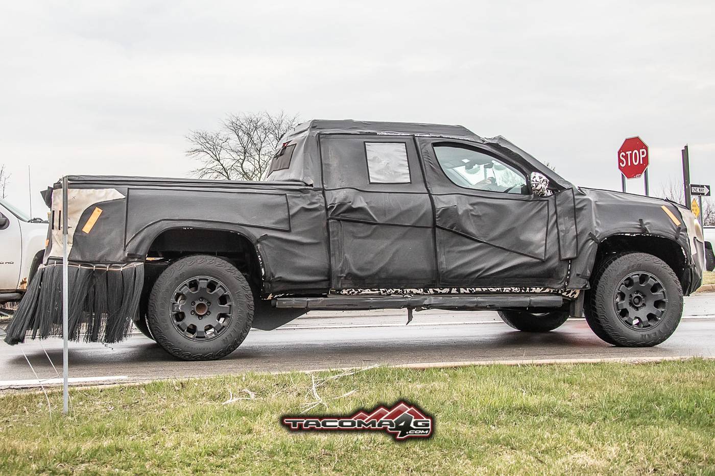 2024 Tacoma Spied: 2024 Toyota Tacoma TRD Pro / Trailhunter Prototype 1st Sighting Reveals Rugged Off-Road Details + Rear Disc Brakes 📸 2024-toyota-tacoma-trd-pro-prototype-12