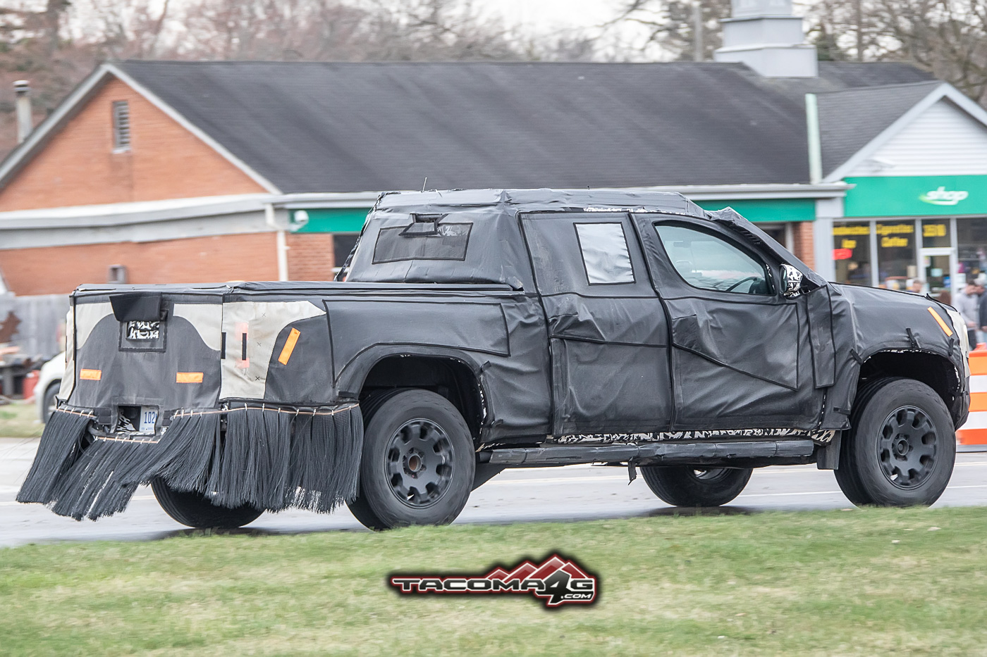 2024 Tacoma Spied: 2024 Toyota Tacoma TRD Pro / Trailhunter Prototype 1st Sighting Reveals Rugged Off-Road Details + Rear Disc Brakes 📸 2024-toyota-tacoma-trd-pro-prototype-15