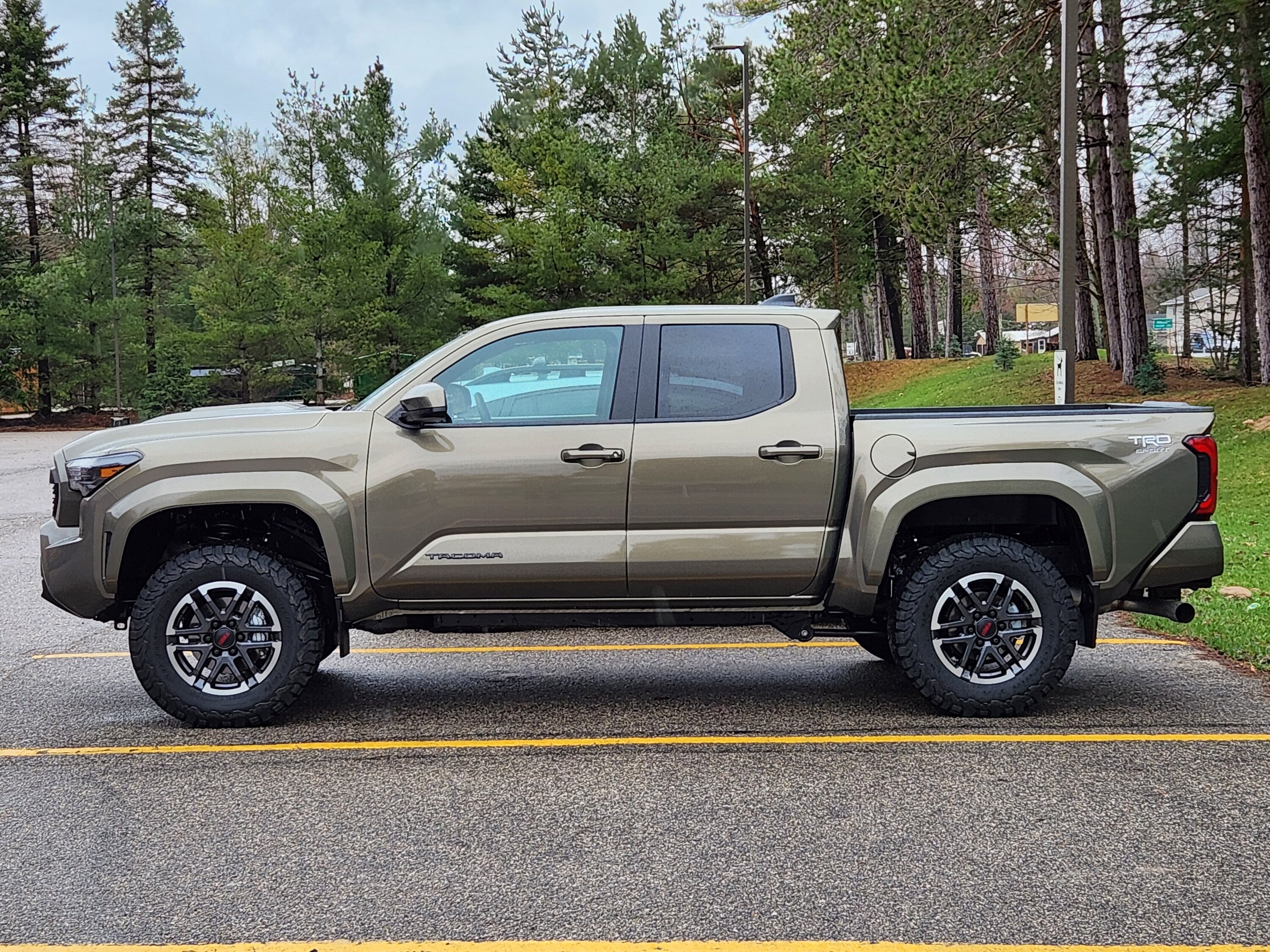 2024 Tacoma 265/70 on factory 18's TRD Sport 6MT 20240412_160007