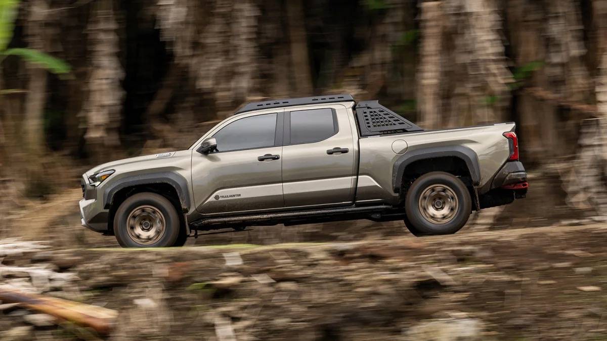 2024 Tacoma 2024 Tacoma Trailhunter Photos & Videos (Exterior & Interior) 2024_Toyota_Tacoma_Trailhunter_002-copy