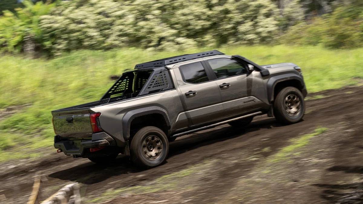 2024 Tacoma 2024 Tacoma Trailhunter Photos & Videos (Exterior & Interior) 2024_Toyota_Tacoma_Trailhunter_017-copy