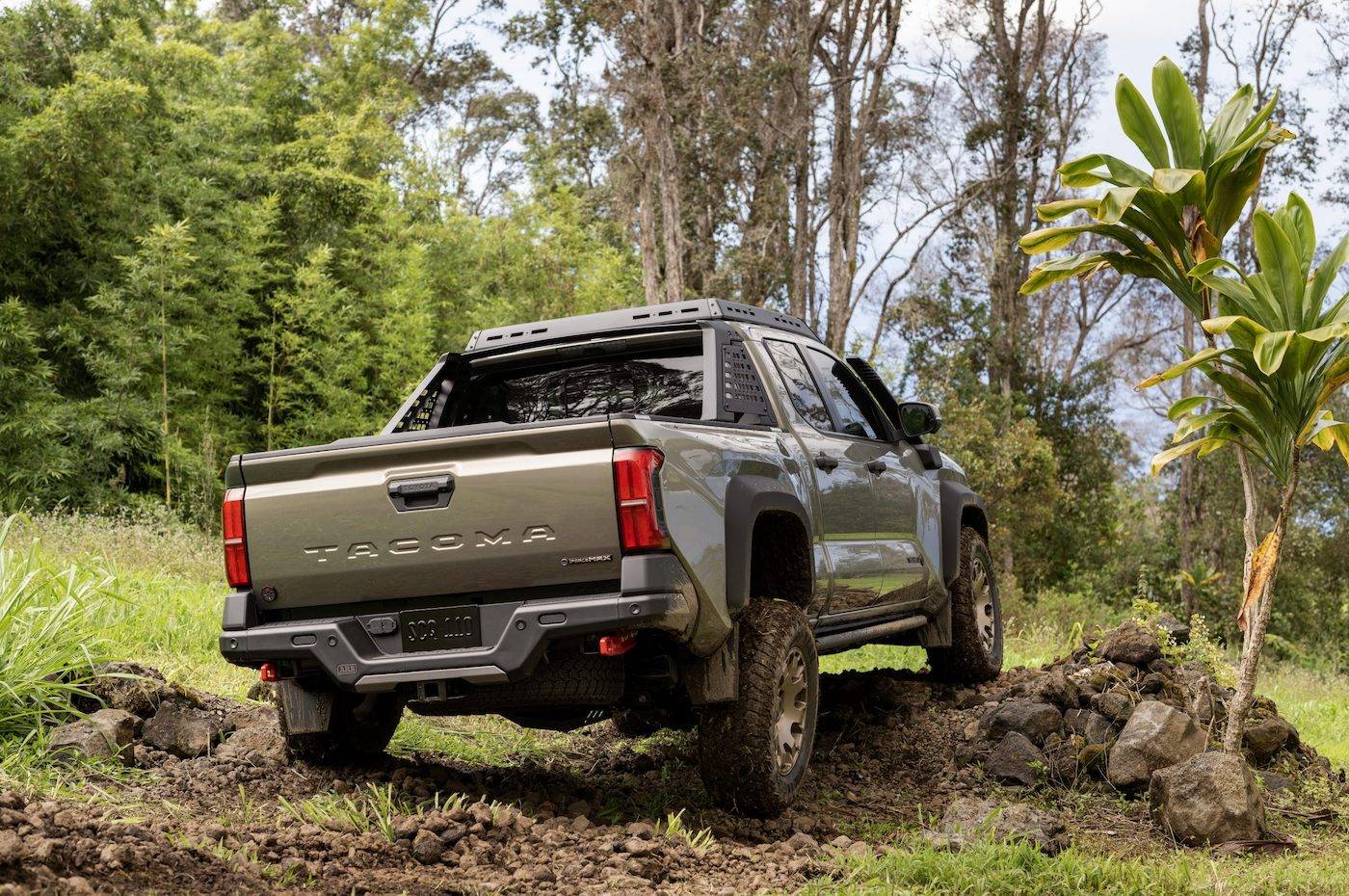 2024 Tacoma 2024 Tacoma Trailhunter Photos & Videos (Exterior & Interior) 2024_Toyota_Tacoma_Trailhunter_018-scaled