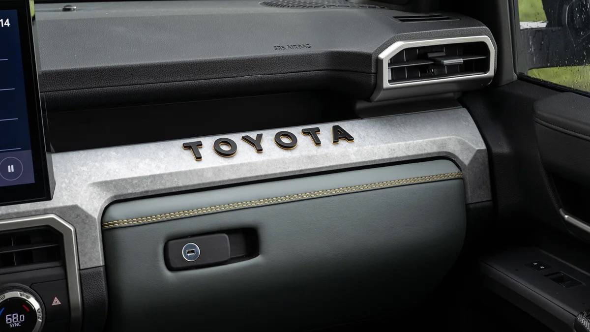 2024 Tacoma 2024 Tacoma Trailhunter Photos & Videos (Exterior & Interior) 2024_Toyota_Tacoma_Trailhunter_039-copy