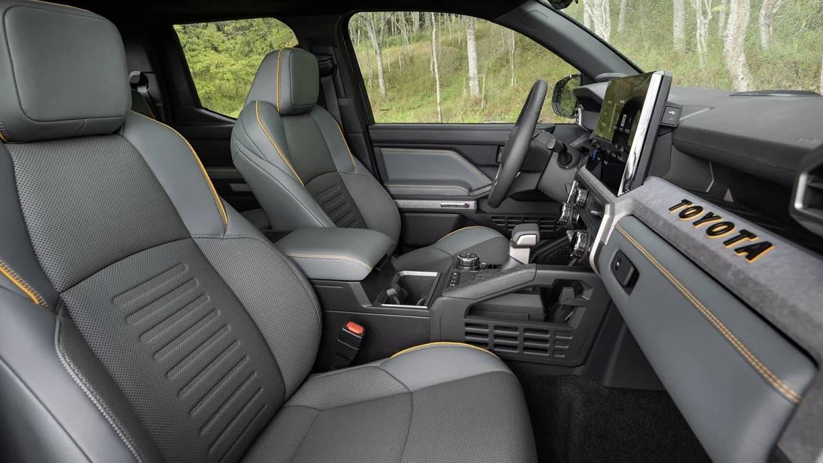 2024 Tacoma 2024 Tacoma Trailhunter Photos & Videos (Exterior & Interior) 2024_Toyota_Tacoma_Trailhunter_052-copy