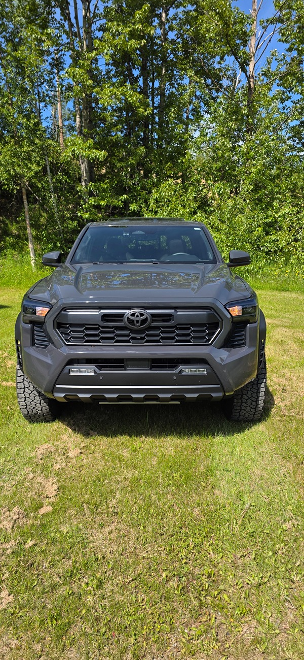 2024 Tacoma Fitment check: Method 703 17x8.5 +35mm and 285/70/17 tires. 20250613_144858