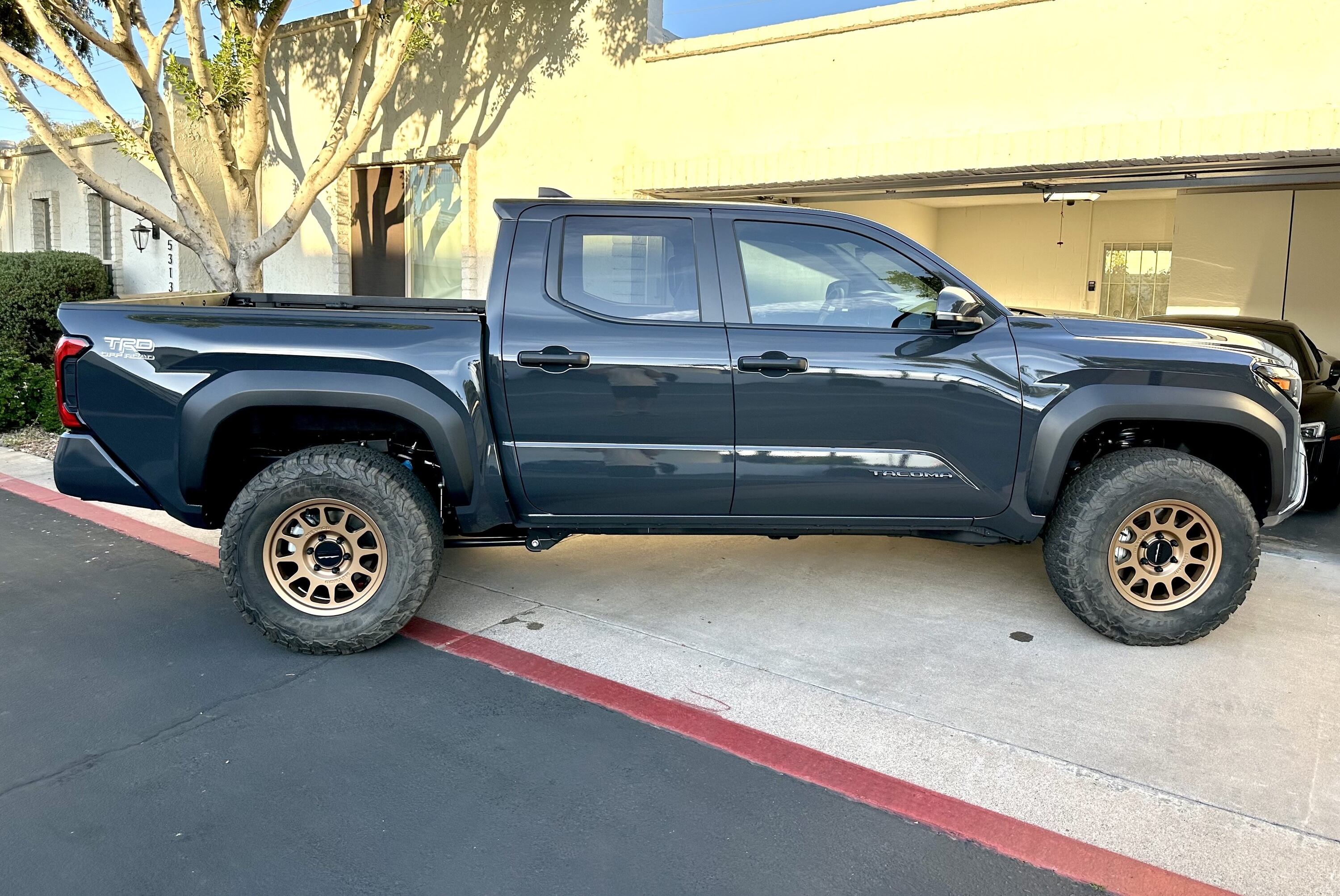33's (285:70:17 tires) with 703 Method wheels (+35 offset) on factory suspension 2024 Tacoma ...jpeg's (285:70:17 tires) with 703 Method wheels (+35 offset) on factory suspension 2024 Tacoma ...jpeg