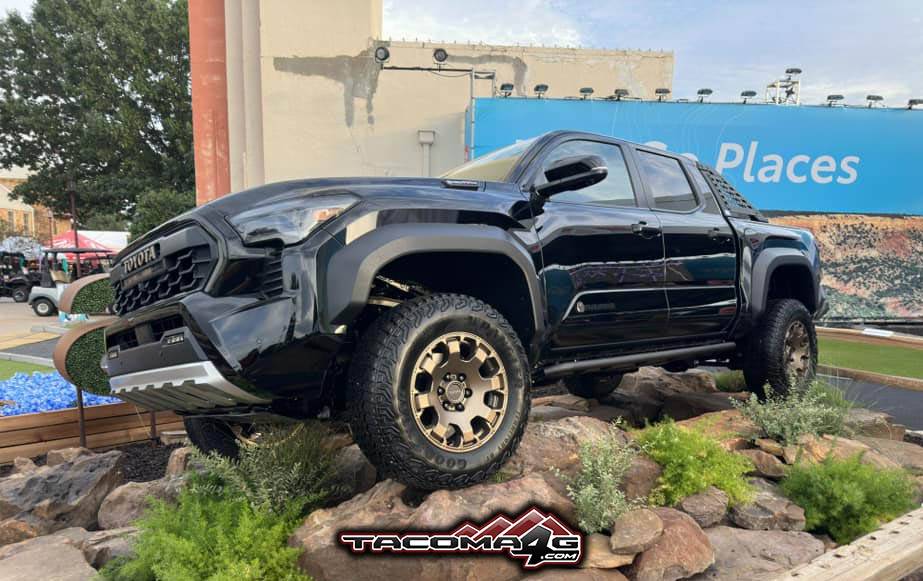 2024 Tacoma First Look: Black 2024 Tacoma TRD Pro. + Trailhunters in Black and Bronze Oxide Short Bed🤩 4th-gen-2024-toyota-tacoma-trailhunter-black-1-