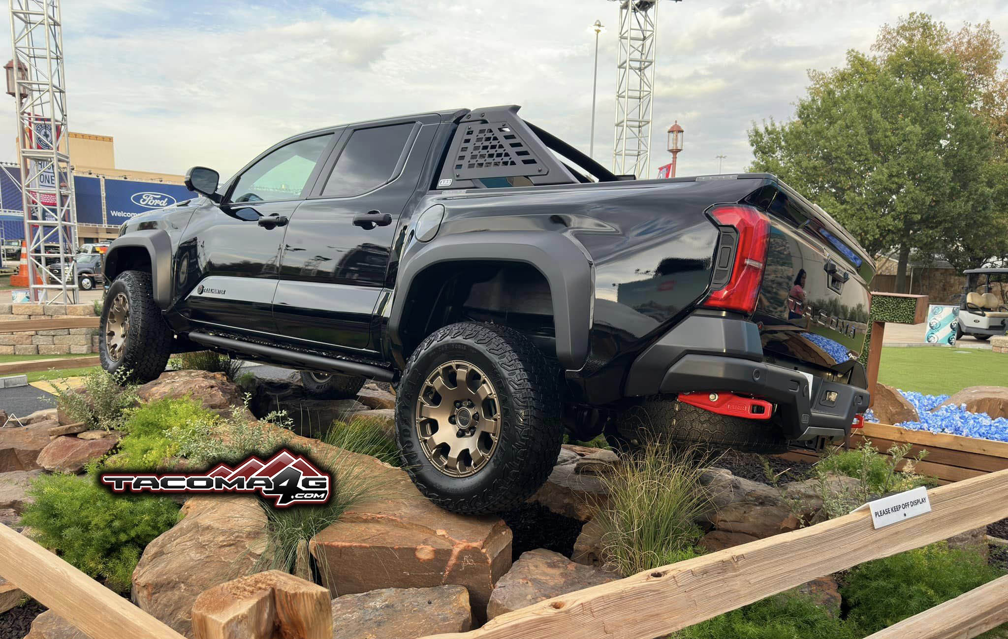 2024 Tacoma More Black 2024 Tacoma TRD PRO and Black TRAILHUNTER pics 4th gen 2024 Toyota Tacoma Trailhunter Black 2