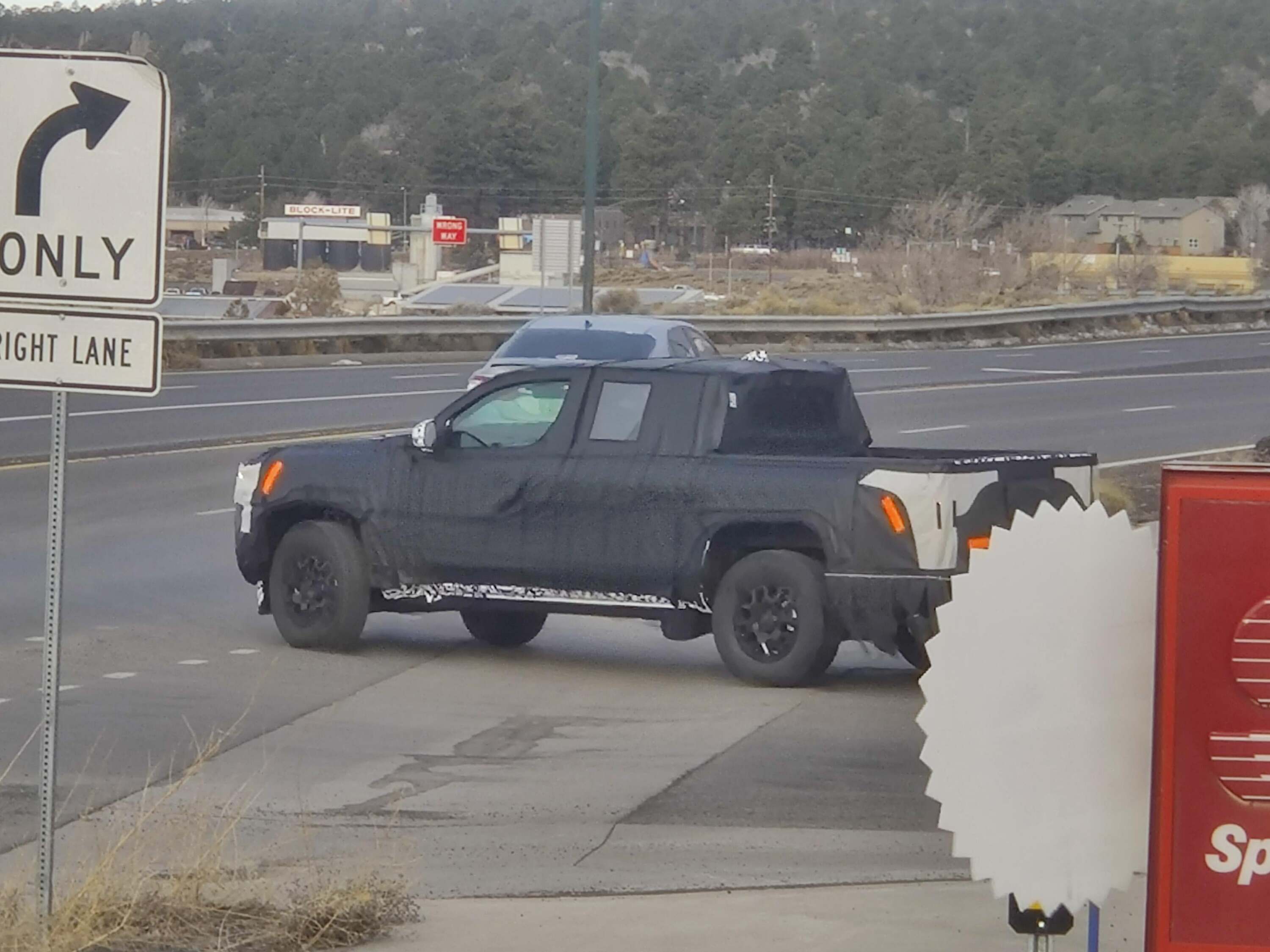 2024 Tacoma 📸 2024 Toyota Tacoma Production-Bodied Prototype Spied Testing 5b9utbtqwbba1