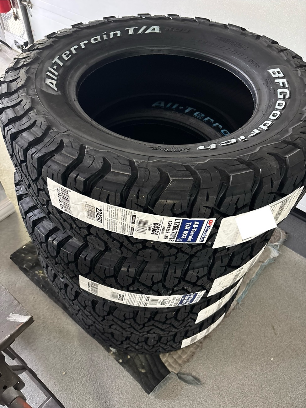 2024 Tacoma What did you do TO / WITH your 4th gen Tacoma today?! ?‍? ? ? 77558093953__812E0418-99A8-4F44-996A-4453A5B89004