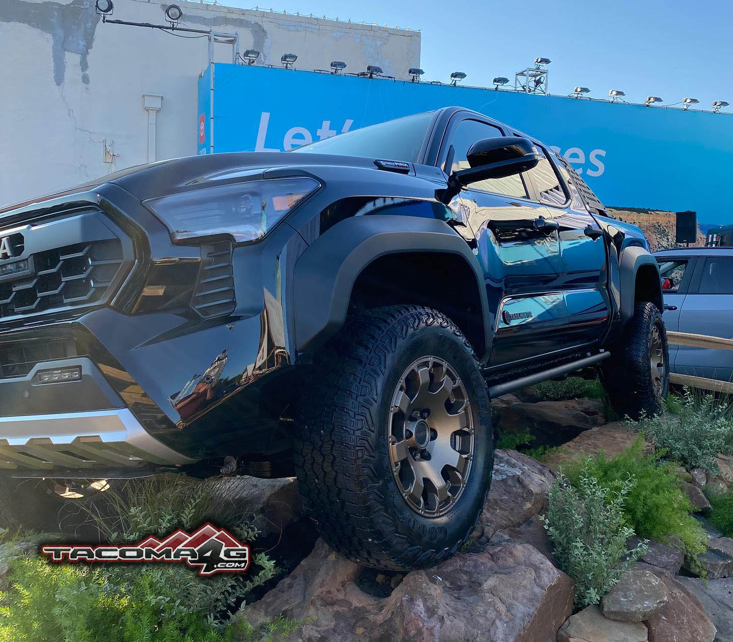 2024 Tacoma First Look: Black 2024 Tacoma TRD Pro. + Trailhunters in Black and Bronze Oxide Short Bed🤩 BLACK 2024 Tacoma Trailhunter 3