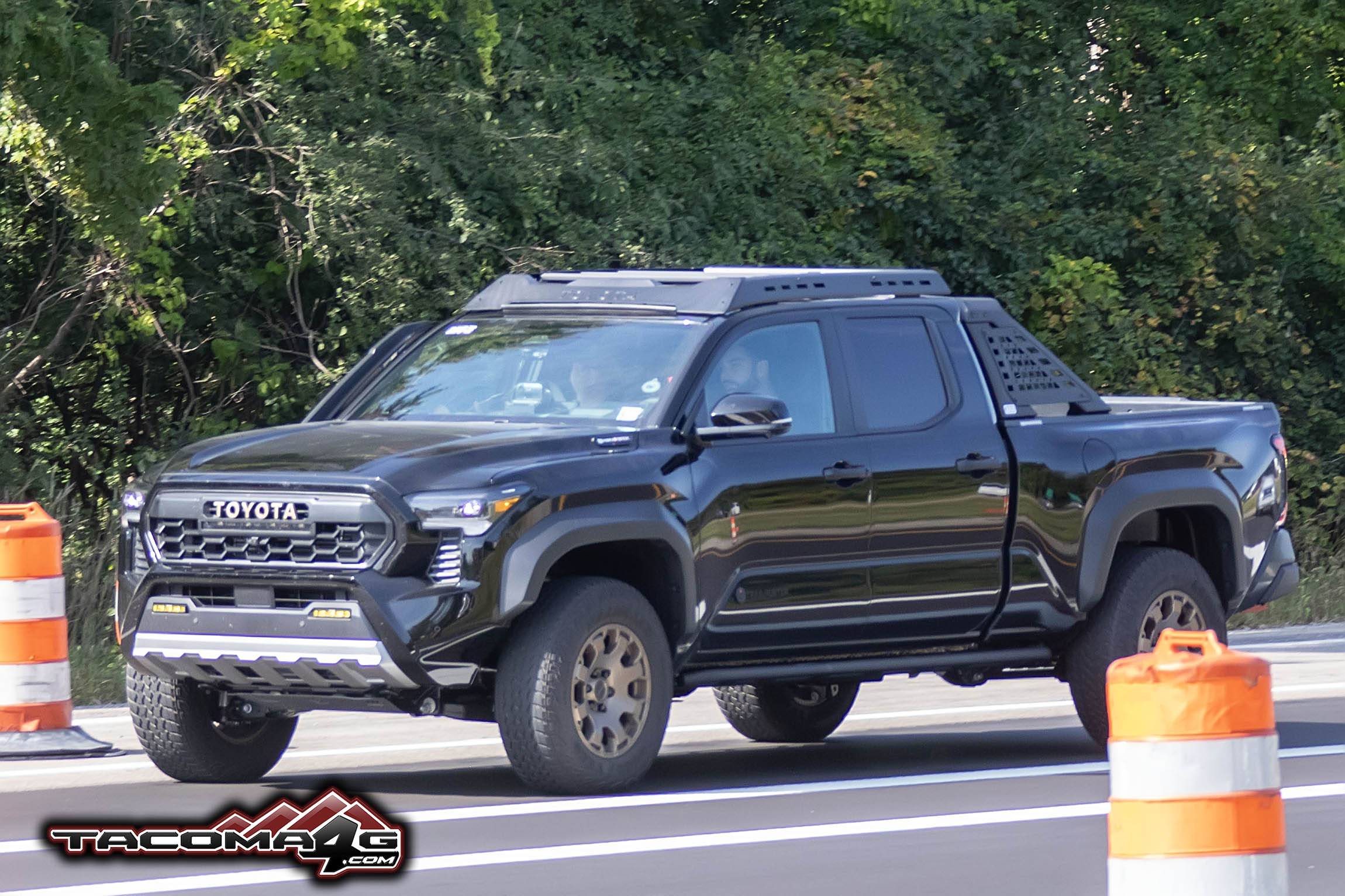 2024 Tacoma BLACK 2024 Tacoma Thread (4th Gen) Black 2024 Tacoma Trailhunter Photos 8