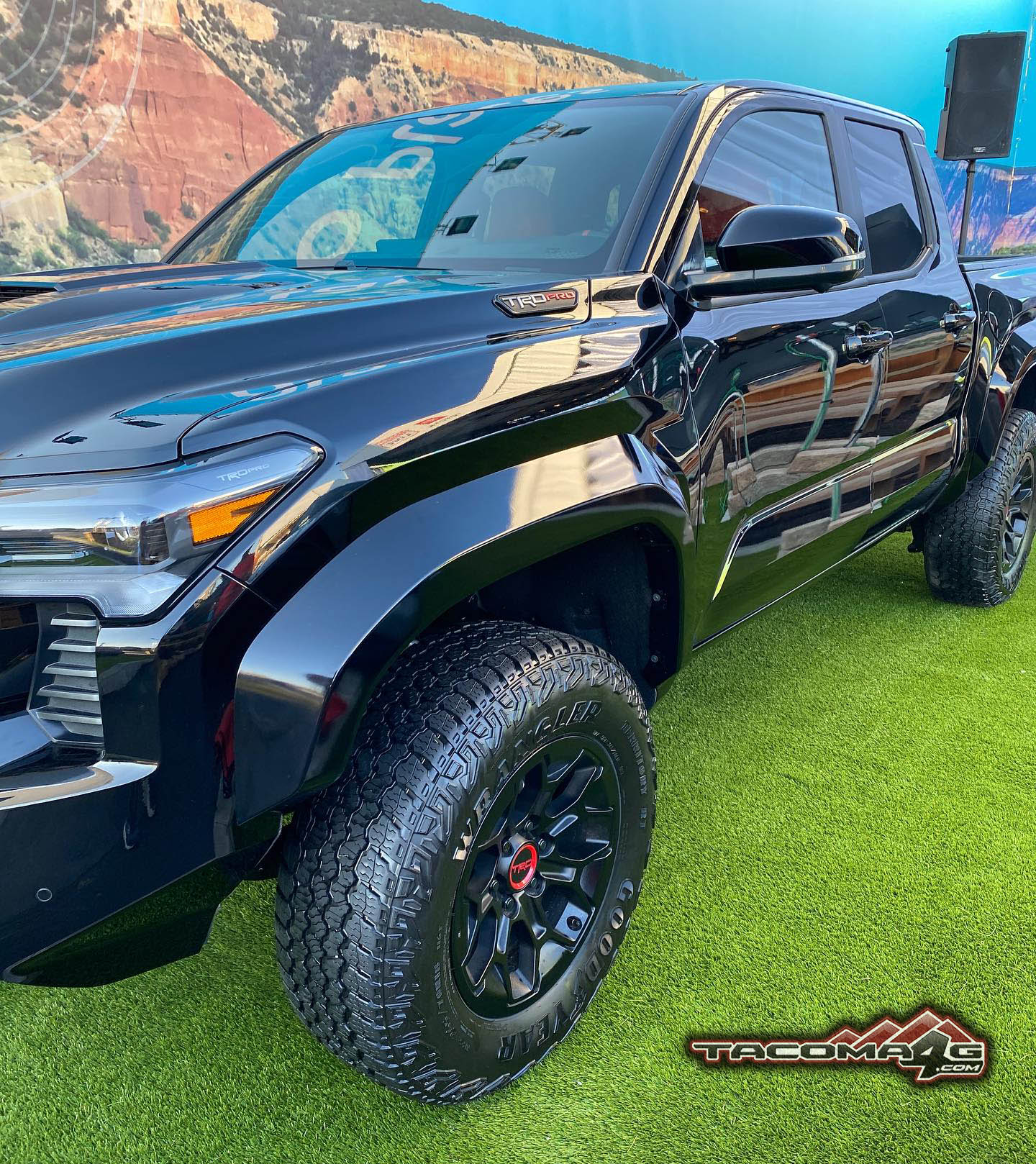 2024 Tacoma First Look: Black 2024 Tacoma TRD Pro. + Trailhunters in Black and Bronze Oxide Short Bed🤩 BLACK 2024 Tacoma TRD PRO 2