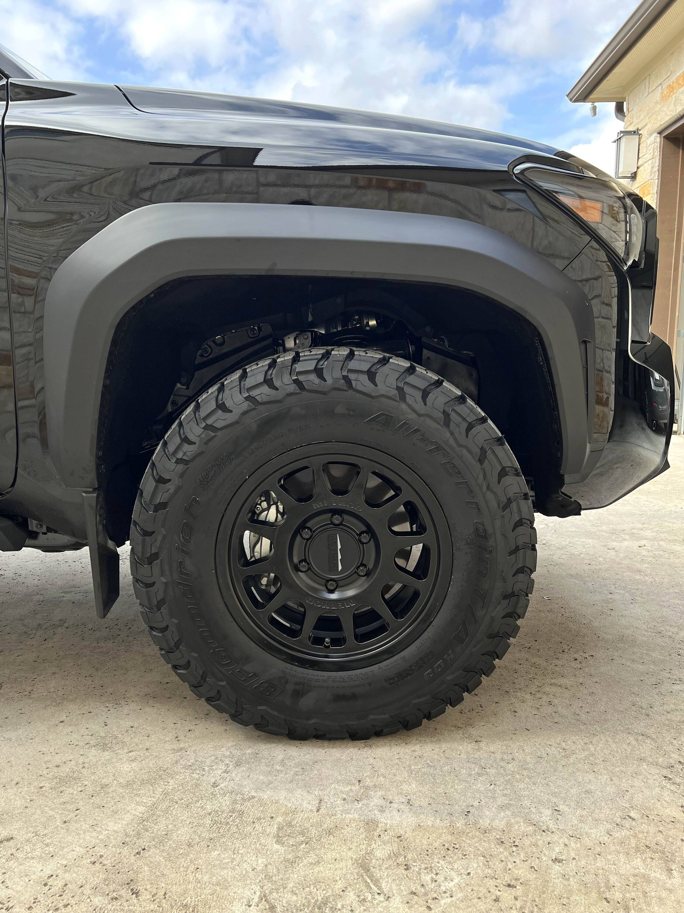 2024 Tacoma Official BLACK 2024 Tacoma Thread (4th Gen) BLACK 2024 TRD Off-Road Premium (BFG KO3 285:70:R17, Method 703 17x8.5 35mm offset, Tint) 3