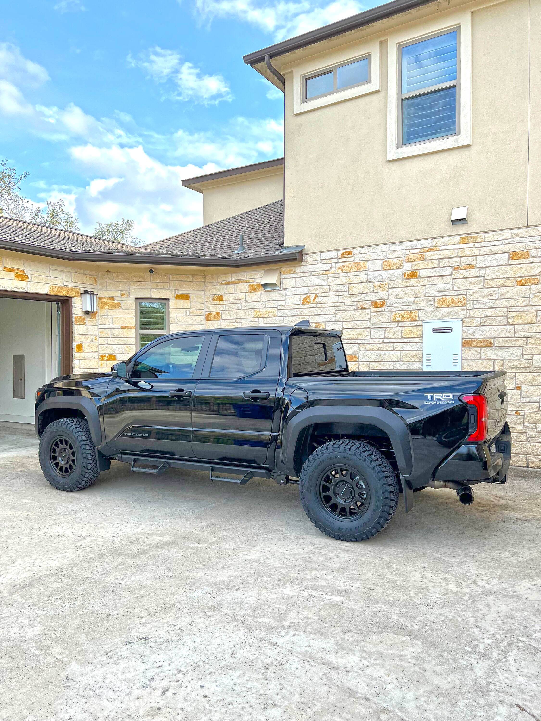 BLACK 2024 TRD Off-Road Premium (BFG KO3 285:70:R17, Method 703 17x8.5 35mm offset, Tint) 5.jpeg