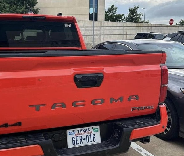 2024 Tacoma 2024 Tacoma Hybrid's 25 MPG (highway) revealed by TFL IMG_0665