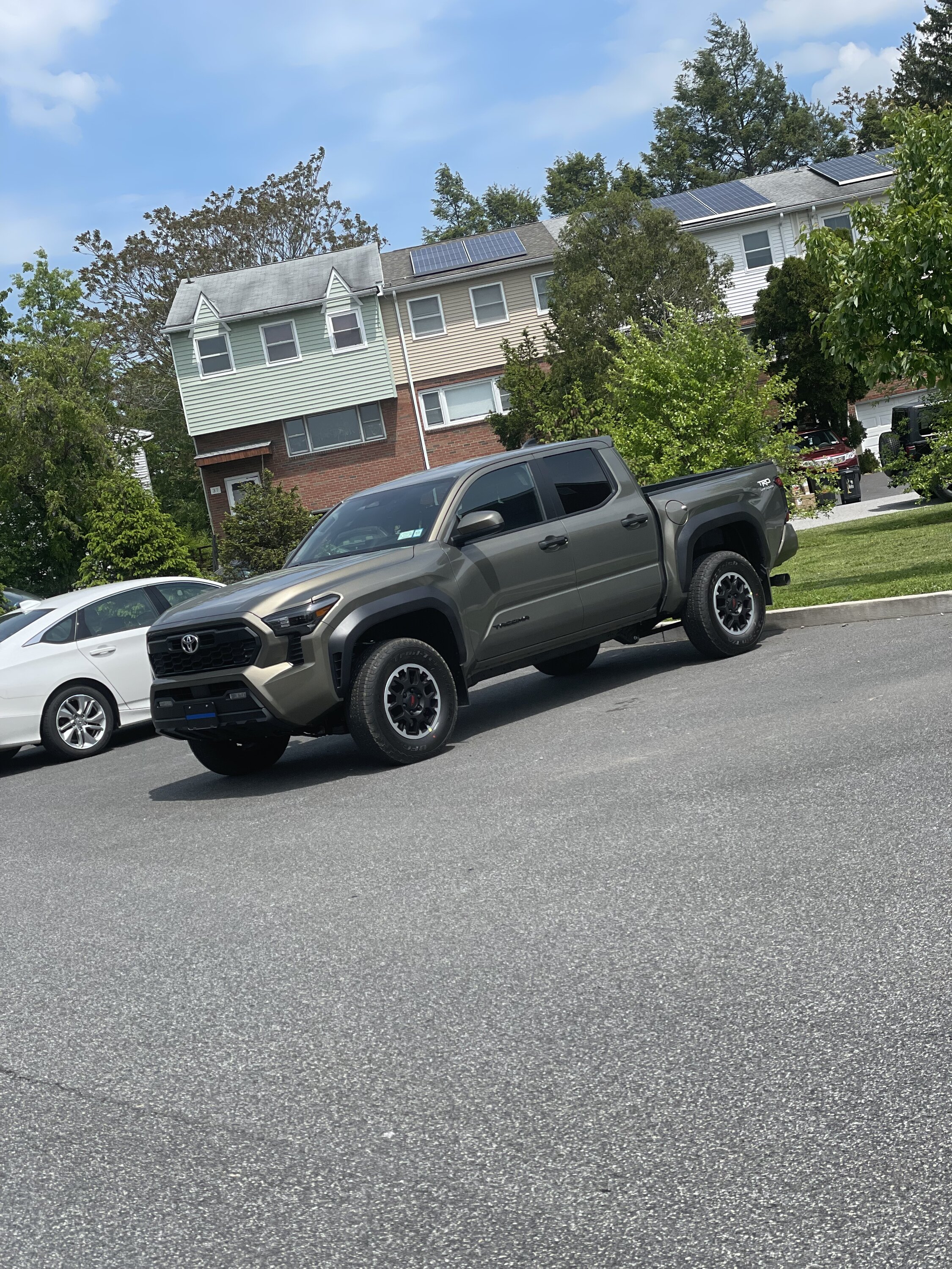 2024 Tacoma Bronze Oxide TRD Off Road Base finally here! IMG_1434