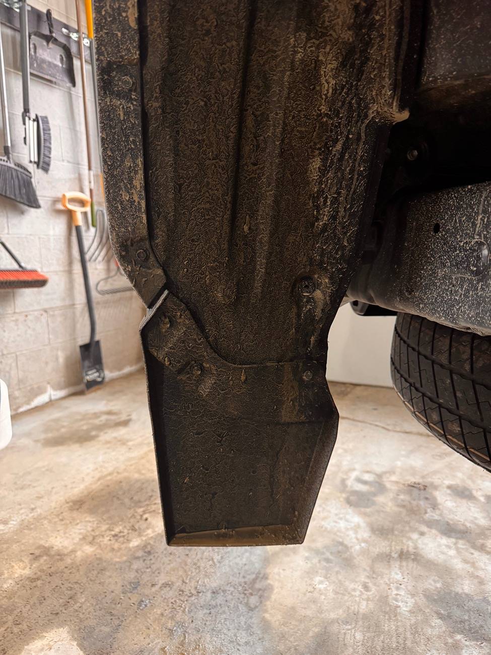 2024 Tacoma PSA - Mudflap swap reveals paint gouges! IMG_2722
