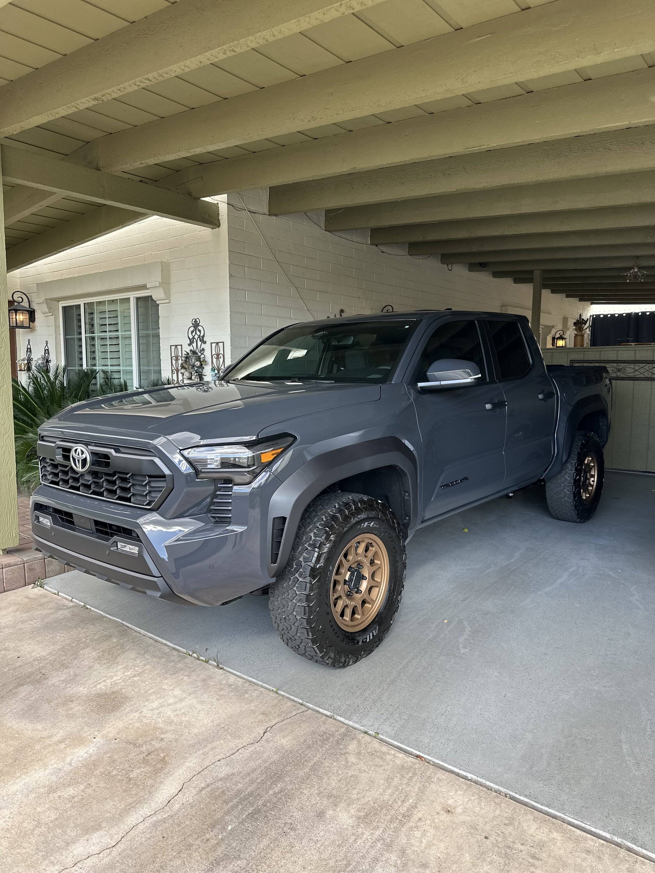 2024 Tacoma 33's (285/70/17 tires) with 703 Method wheels (+35 offset) on factory suspension 2024 Tacoma TRD Off-Road IMG_2731