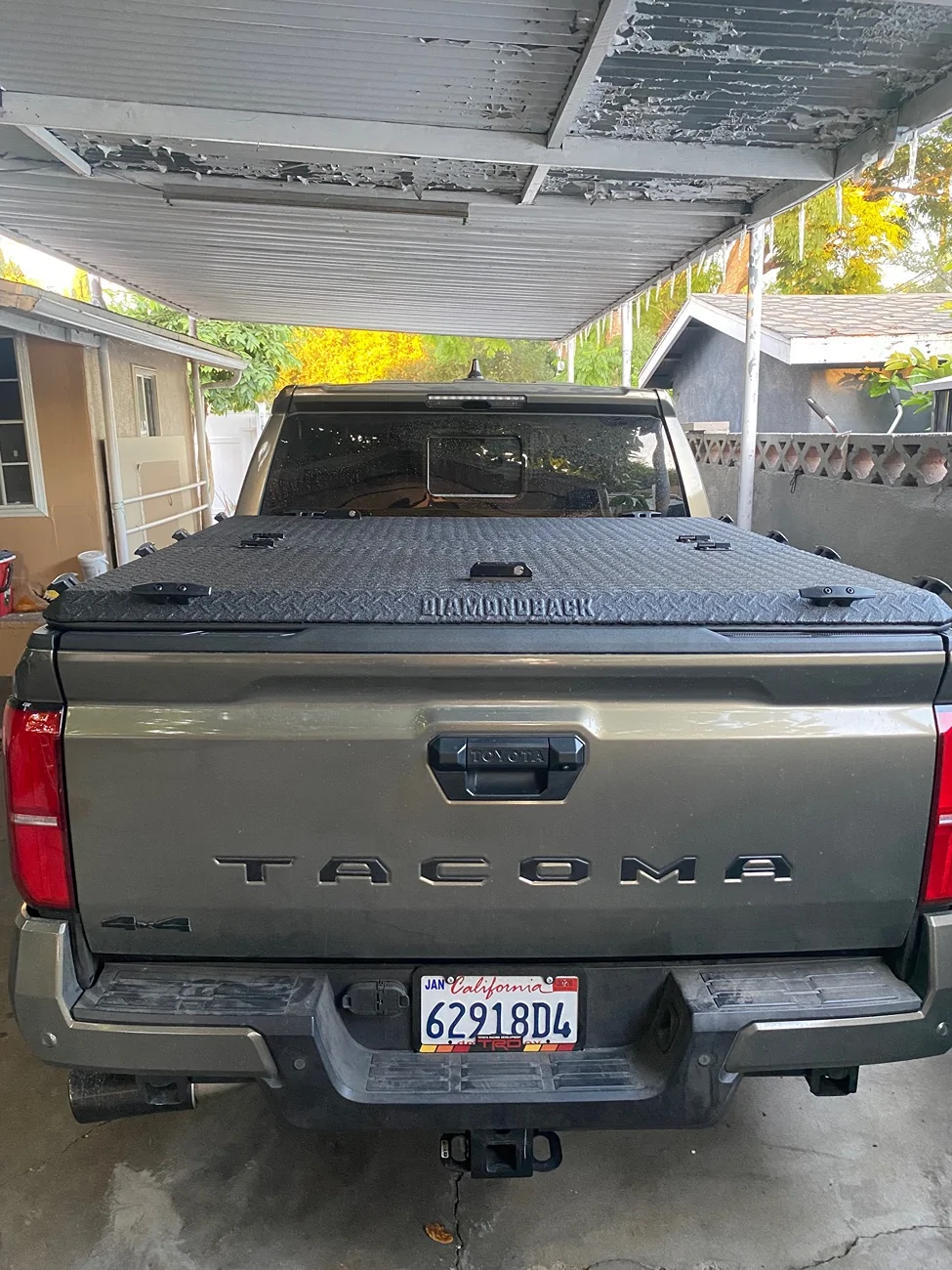 2024 Tacoma Diamondback HD bed cover installed IMG_2805