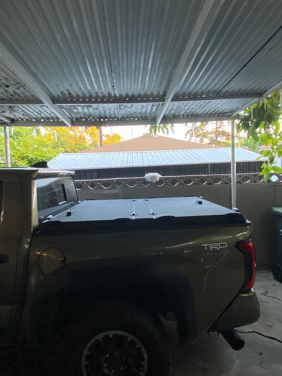 2024 Tacoma Diamondback HD bed cover installed IMG_2806