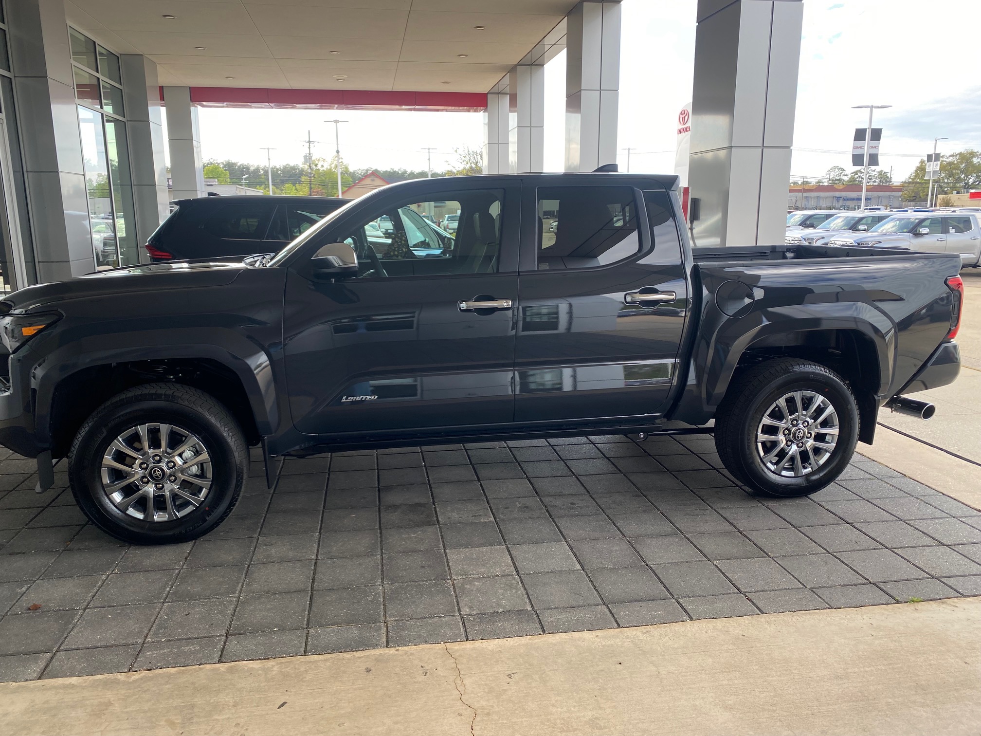 2024 Tacoma Picked up my 4th gen yesterday and it's a solid upgrade over my previous 3rd Gen 2019 TRD Off-Road IMG_3377 (1)