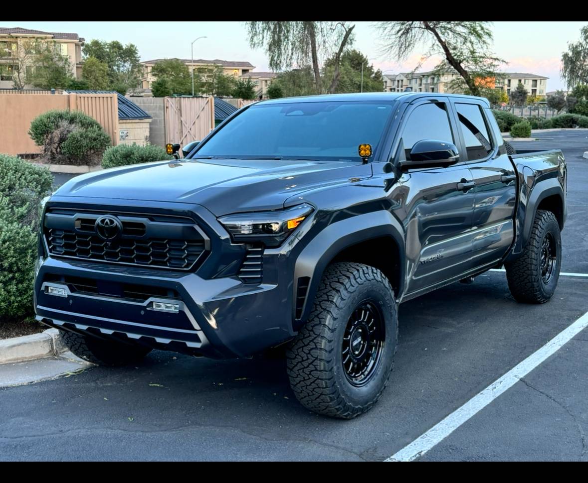 2024 Tacoma Method 318 +25 offset wheels w/ BFG KO3 = flush with fender flares IMG_3904