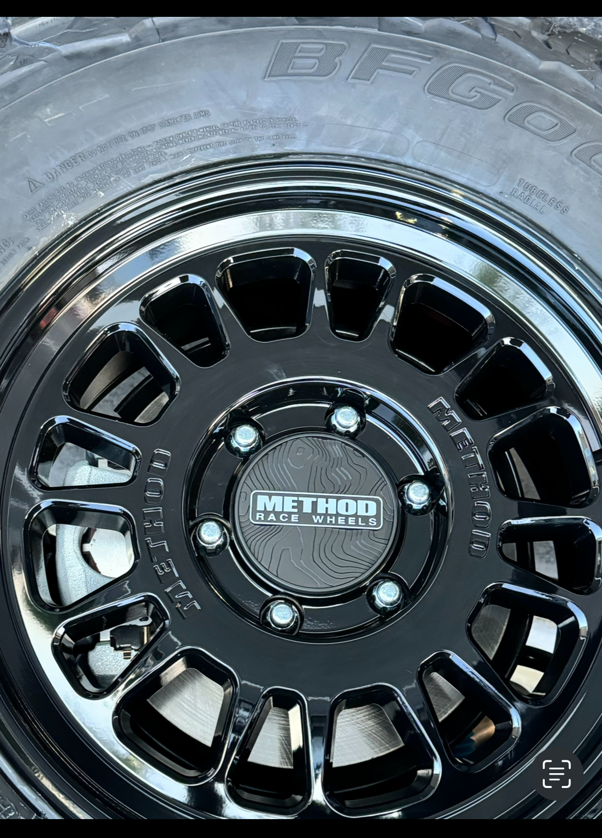 2024 Tacoma Method 318 +25 offset wheels w/ BFG KO3 = flush with fender flares IMG_3905