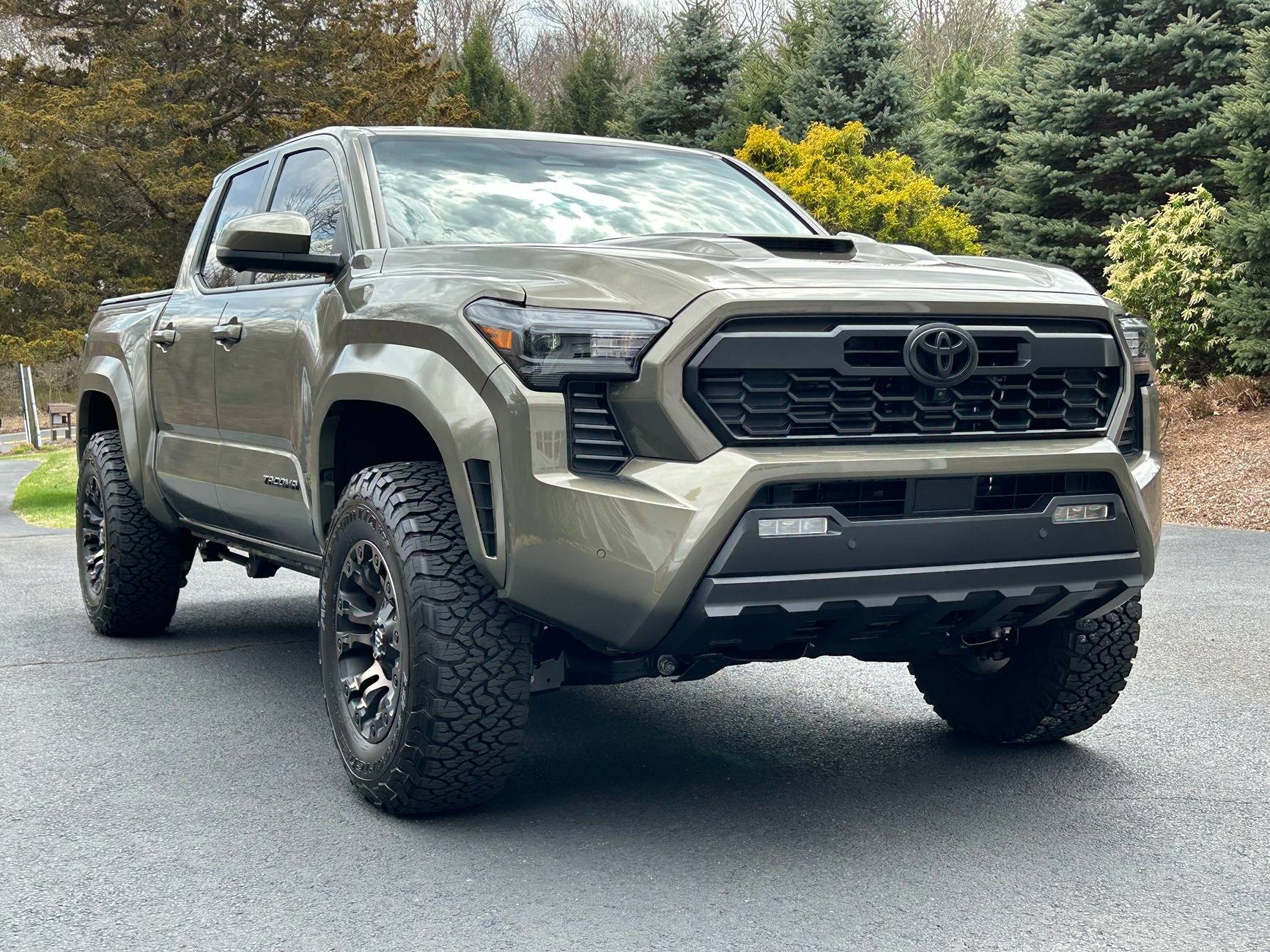 2024 Tacoma Need help on rim color IMG_3953