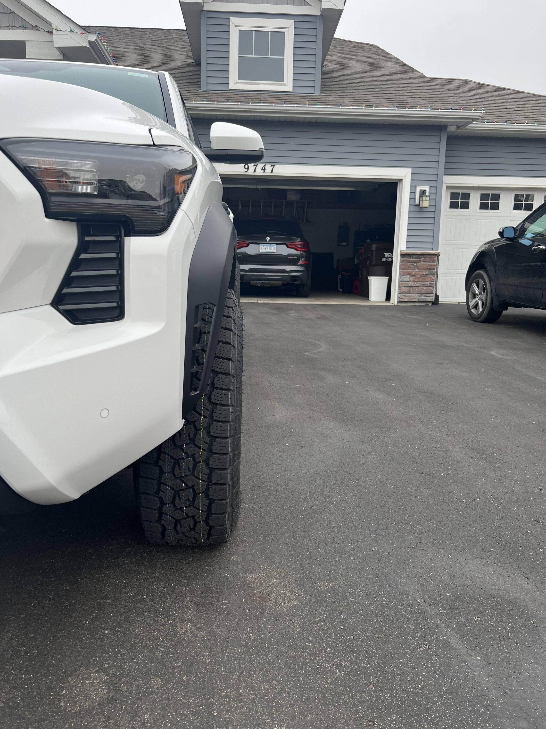2024 Tacoma 285/70/17 Toyo AT3 tires + Method MR305 NV +25 offset wheels -- stock suspension, no mods, no rub (2024 TRD Off-Road) IMG_5737
