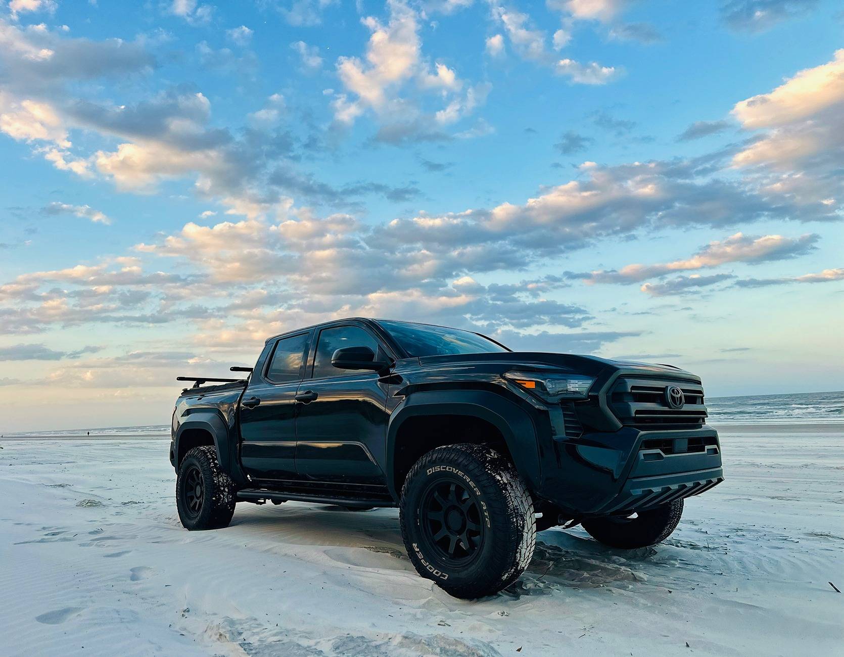 2024 Tacoma Anyone here running 0 offset with the rough country flares? IMG_6264.JPEG