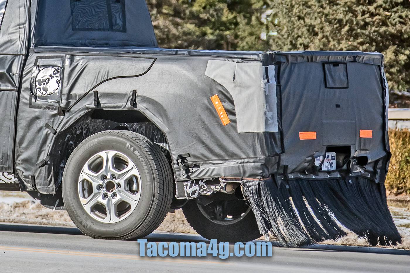 2024 Tacoma Next-Gen Toyota Tacoma Mules Caught Testing next-toyota-tacoma-mule-spied-14