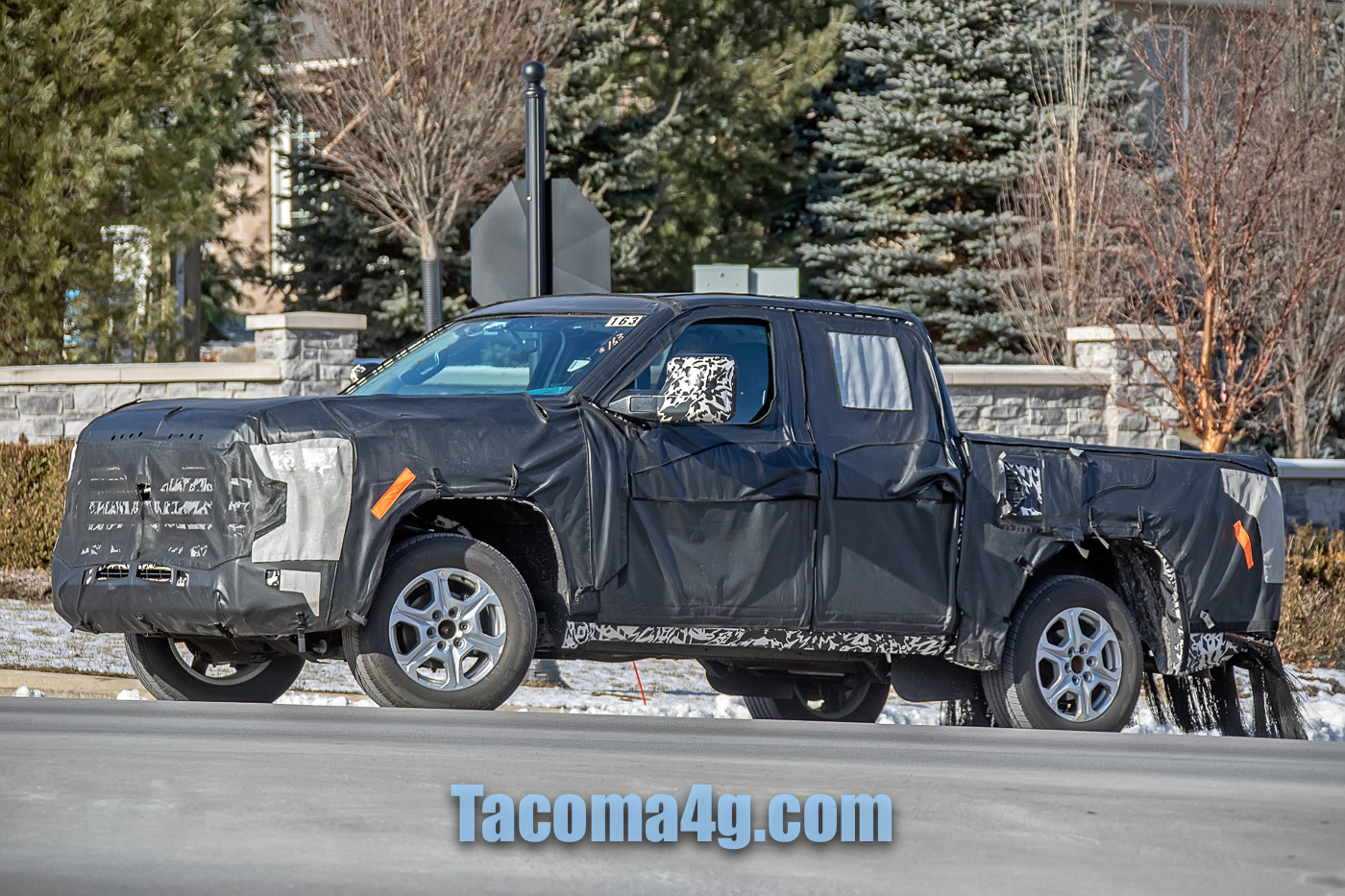 next-toyota-tacoma-mule-spied-18.jpg