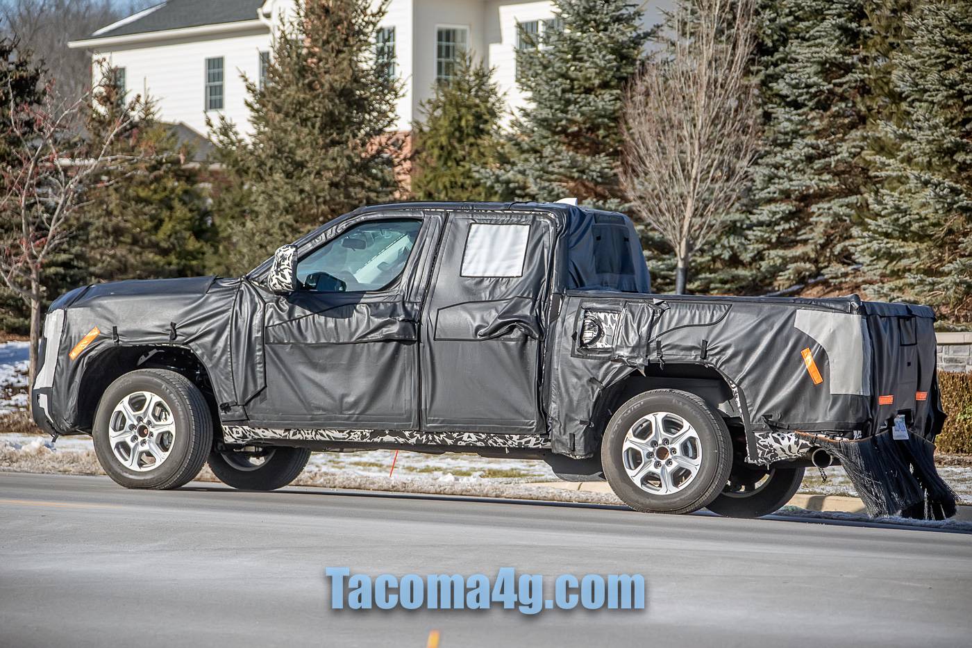 2024 Tacoma Next-Gen Toyota Tacoma Mules Caught Testing next-toyota-tacoma-mule-spied-19