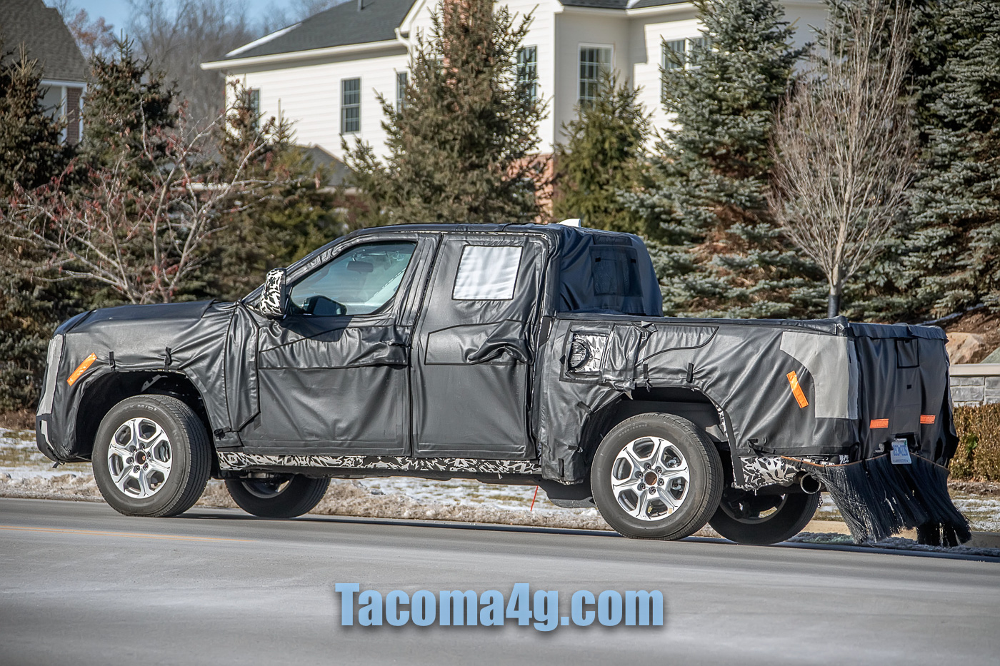 2024 Tacoma Next-Gen Toyota Tacoma Mules Caught Testing next-toyota-tacoma-mule-spied-20