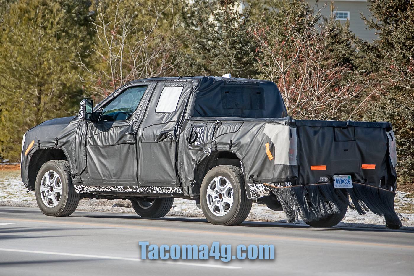 2024 Tacoma Next-Gen Toyota Tacoma Mules Caught Testing next-toyota-tacoma-mule-spied-23