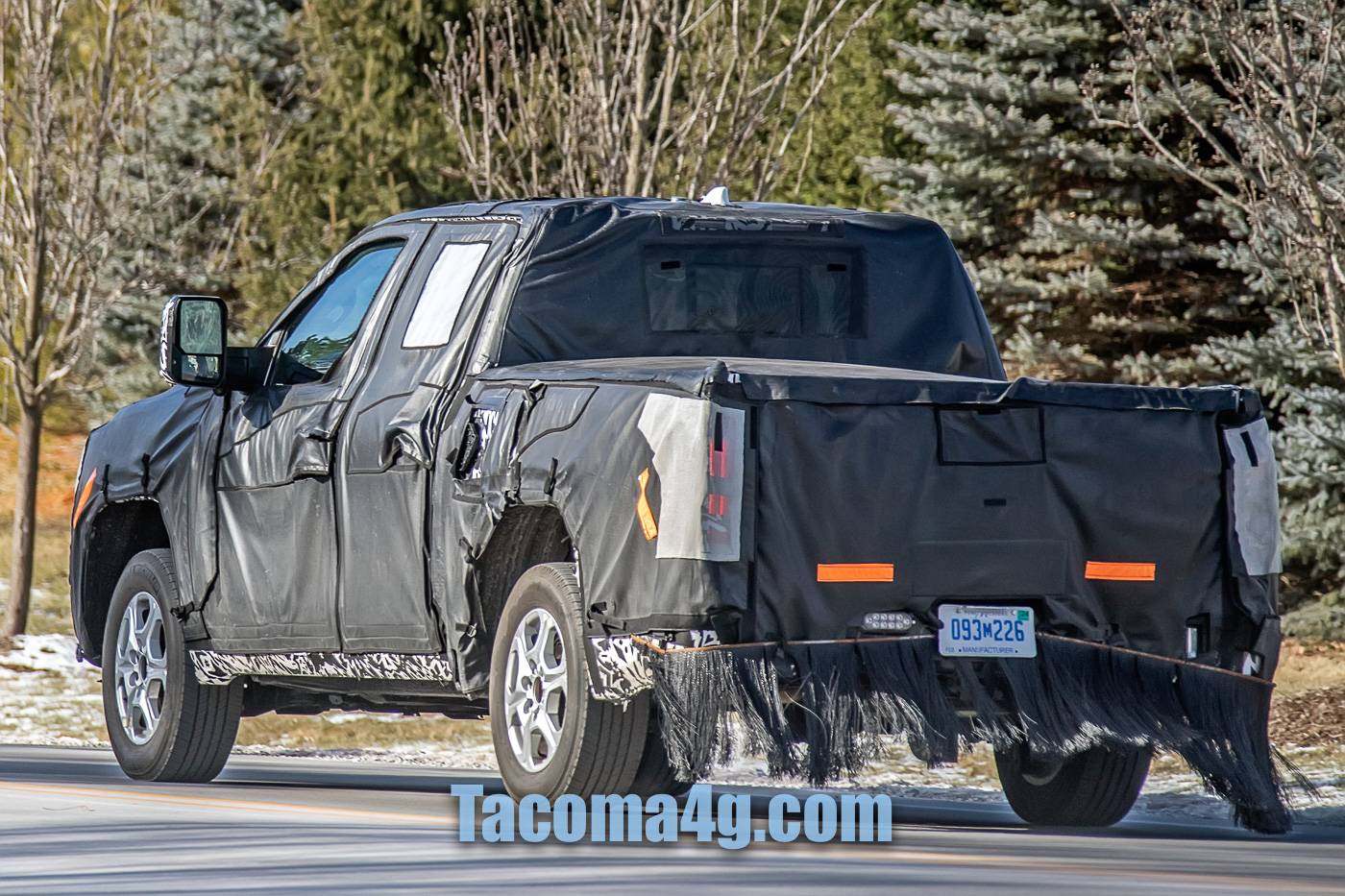 2024 Tacoma Next-Gen Toyota Tacoma Mules Caught Testing next-toyota-tacoma-mule-spied-24