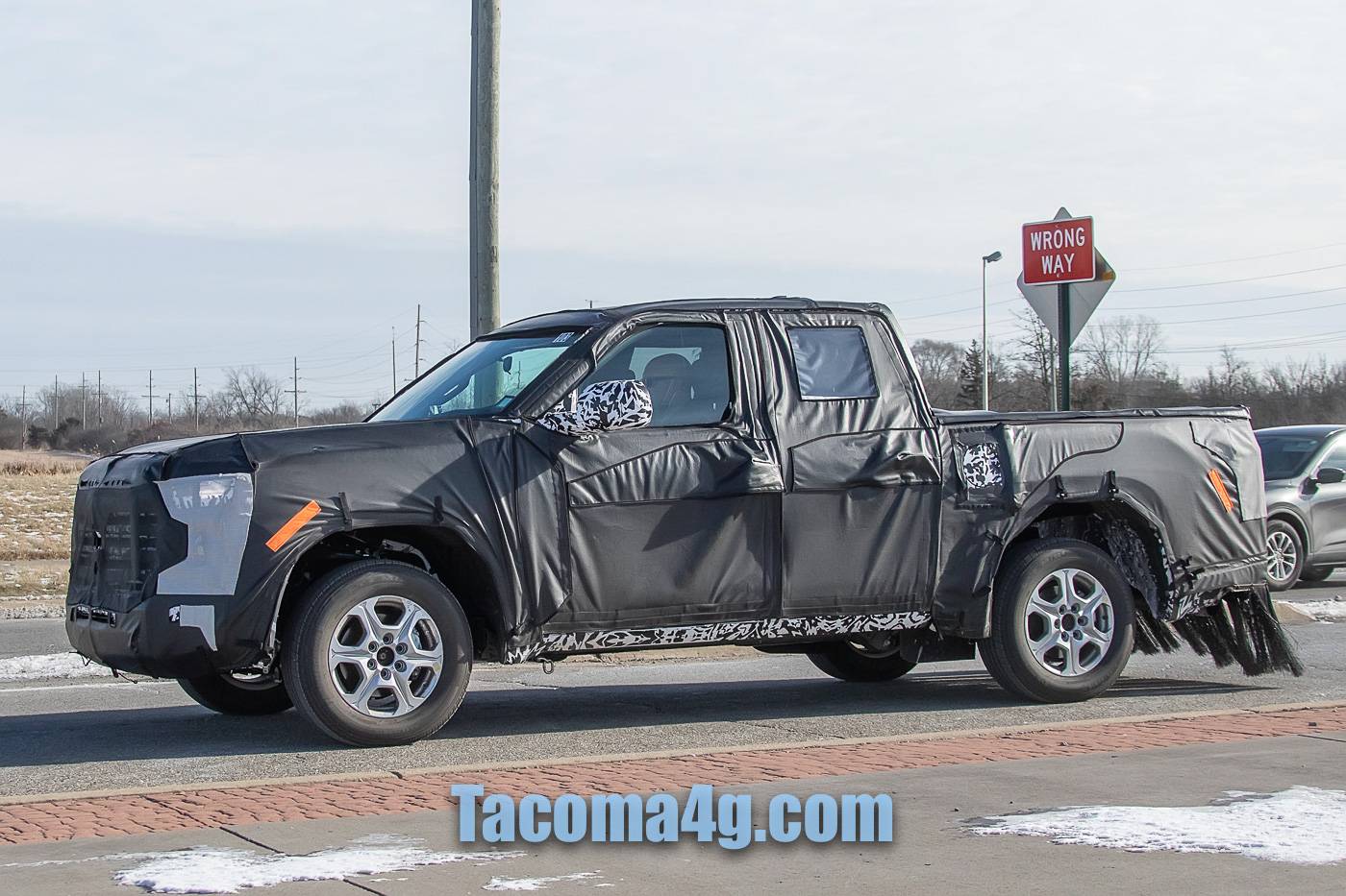 2024 Tacoma Next-Gen Toyota Tacoma Mules Caught Testing next-toyota-tacoma-mule-spied-5