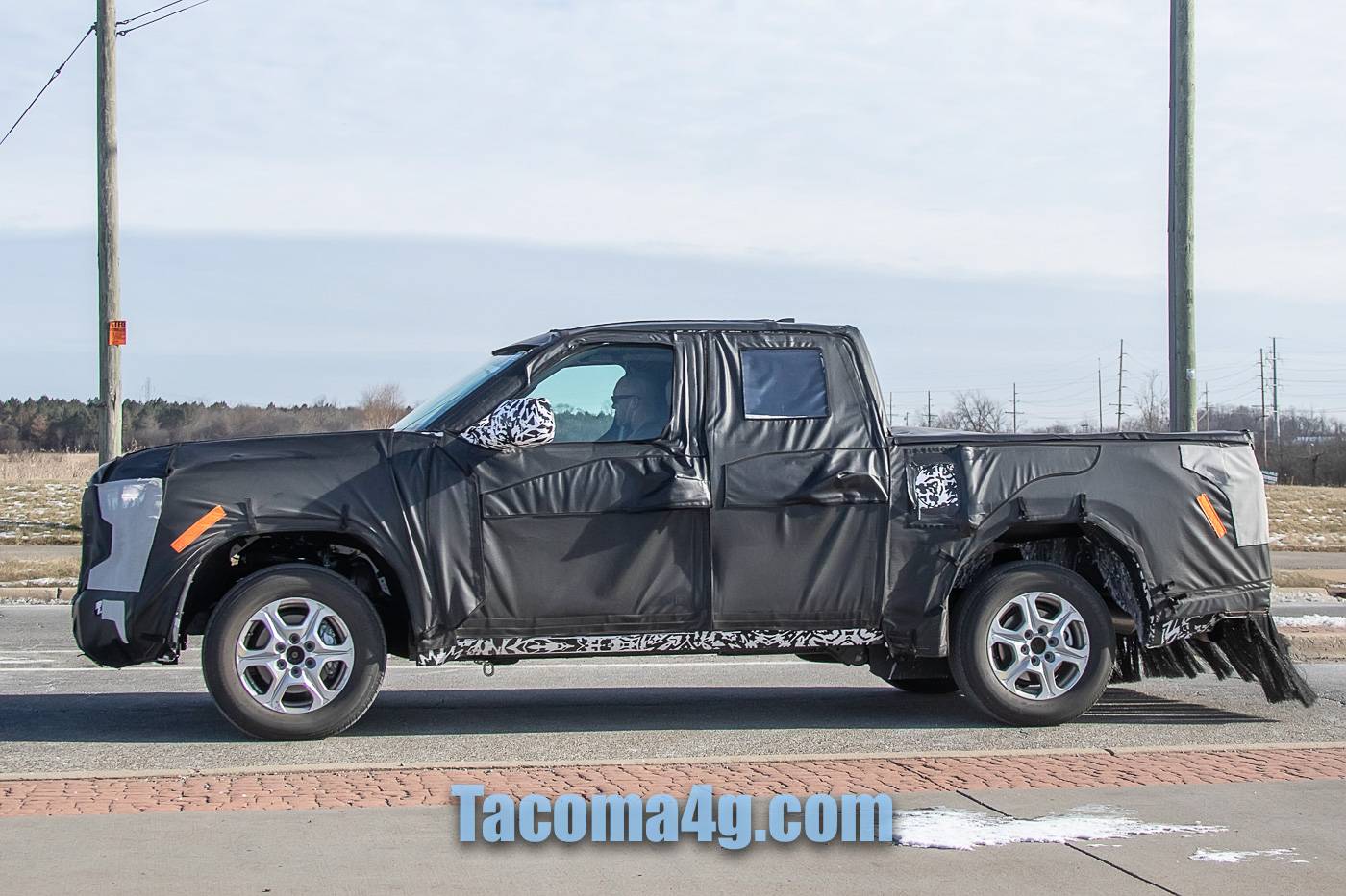 2024 Tacoma Next-Gen Toyota Tacoma Mules Caught Testing next-toyota-tacoma-mule-spied-6