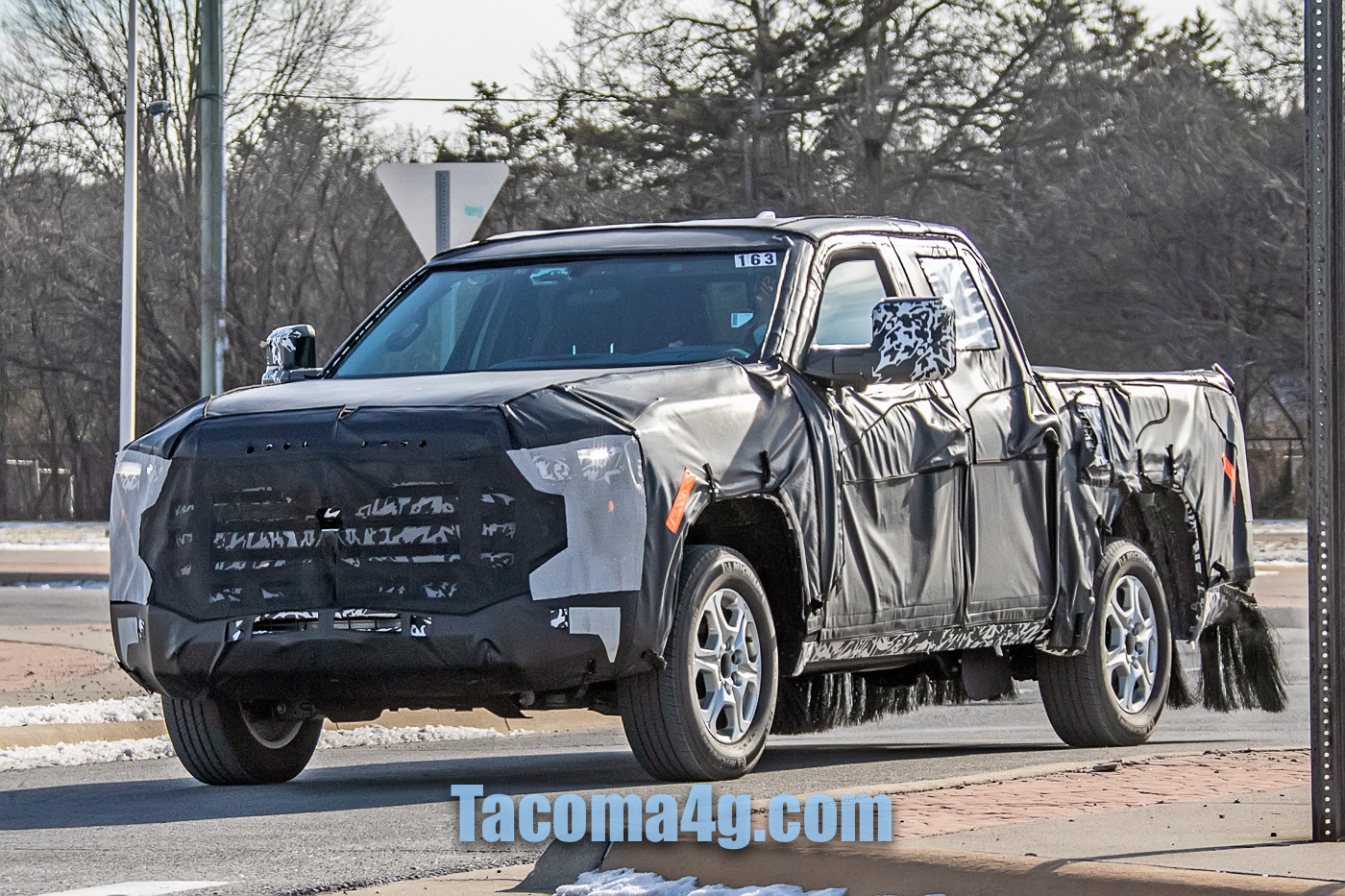 next-toyota-tacoma-mule-spied-7.jpg