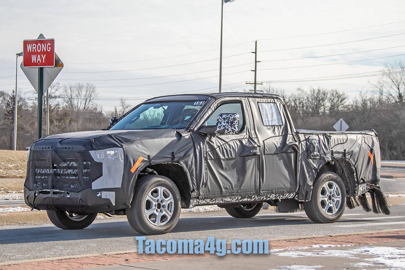 2024 Tacoma Next-Gen Toyota Tacoma Mules Caught Testing next-toyota-tacoma-mule-spied-8