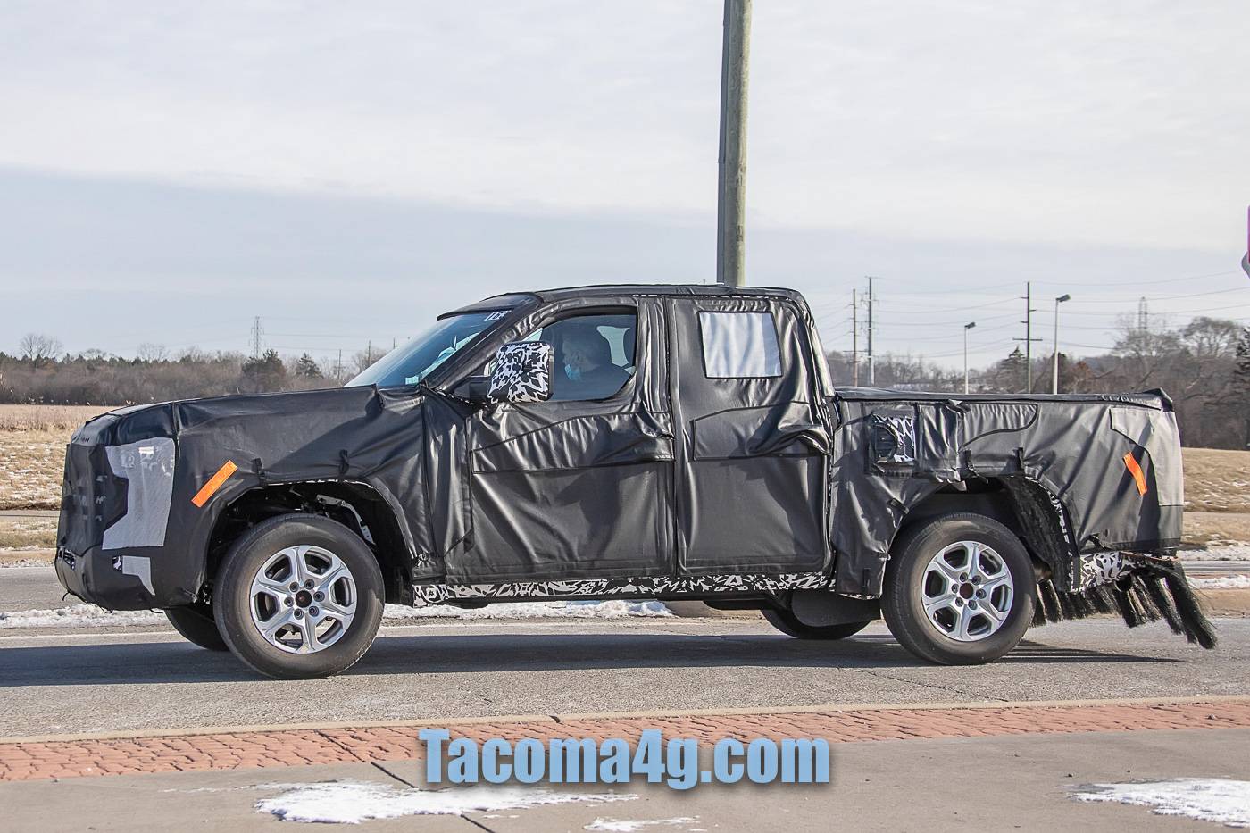 2024 Tacoma Next-Gen Toyota Tacoma Mules Caught Testing next-toyota-tacoma-mule-spied-9