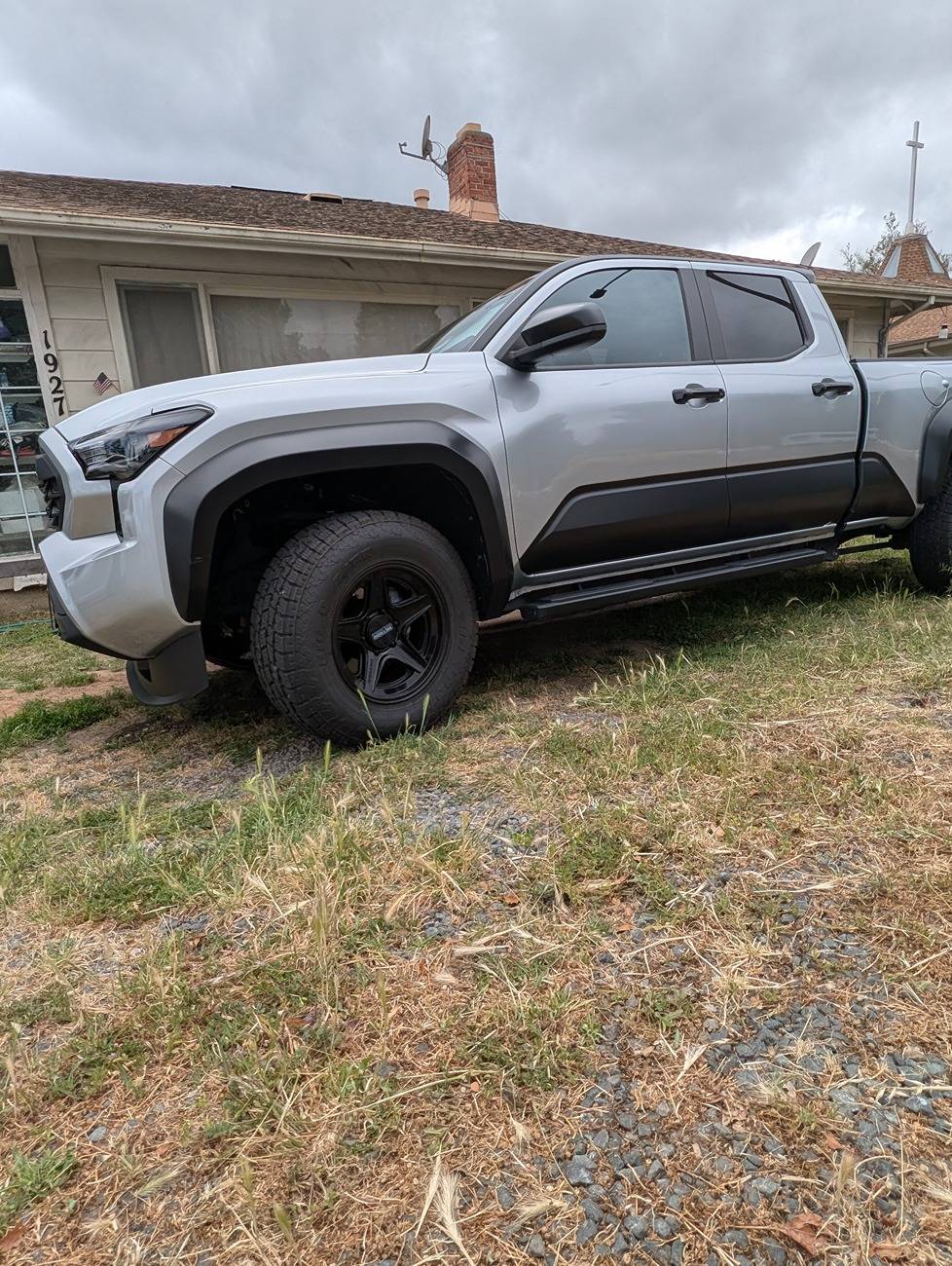2024 Tacoma 265/70R17 Gang PXL_20250512_221301771